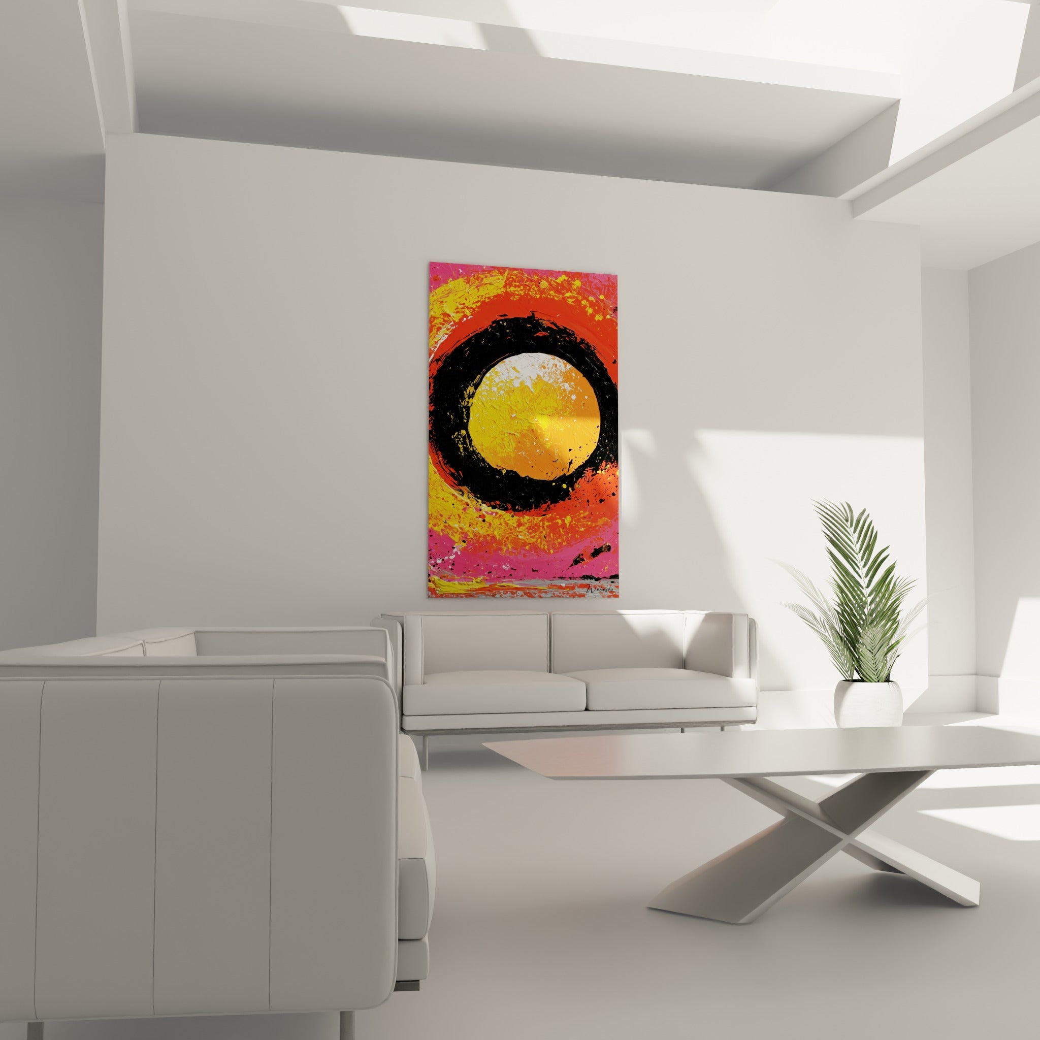 Composition circulaire rose et orange vif, texture épaisse noire, au-dessus d'un canapé dans un salon lumineux