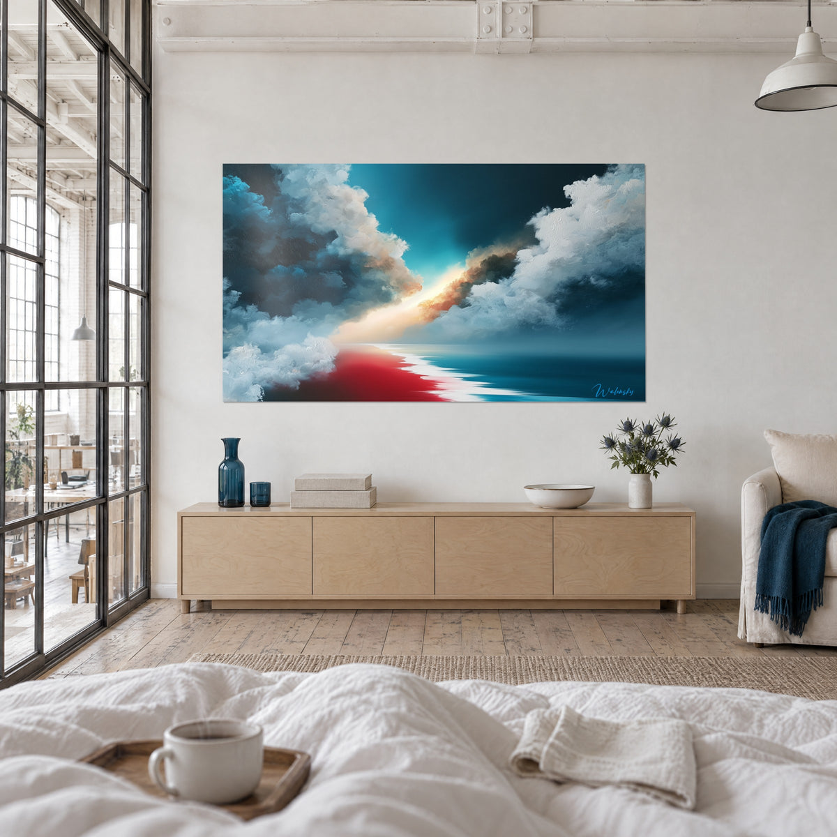 Cuadro haz de luz dorada entre nubes gris azulado y blancas, playa roja intensa, pareja de espaldas, encima de una cama en un dormitorio luminoso