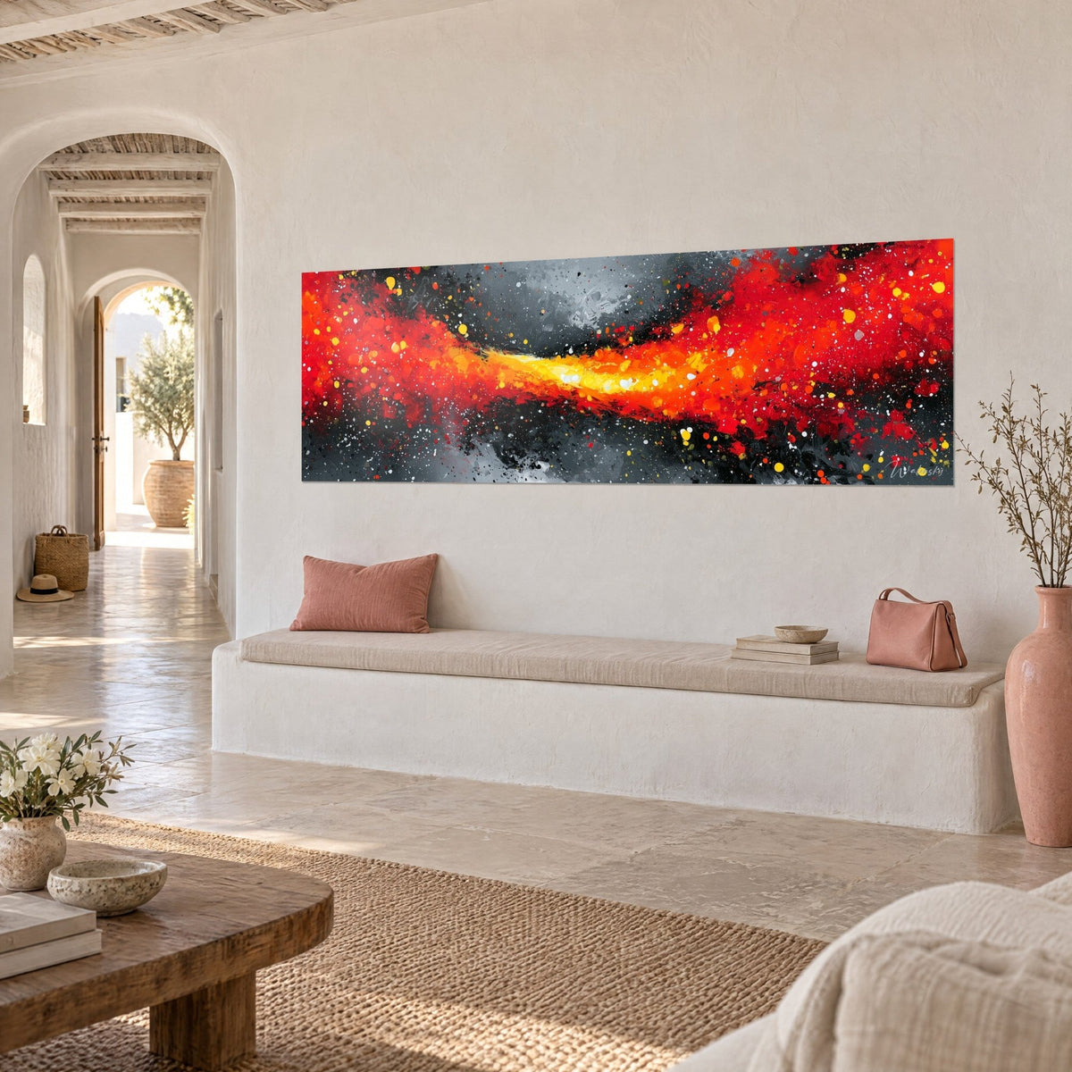 Gemälde Panoramabild einer orangefarbenen und schwarzen Lavaspur, gelbe und weiße Flecken, an einer cremefarbenen Wand, Dreiviertelansicht