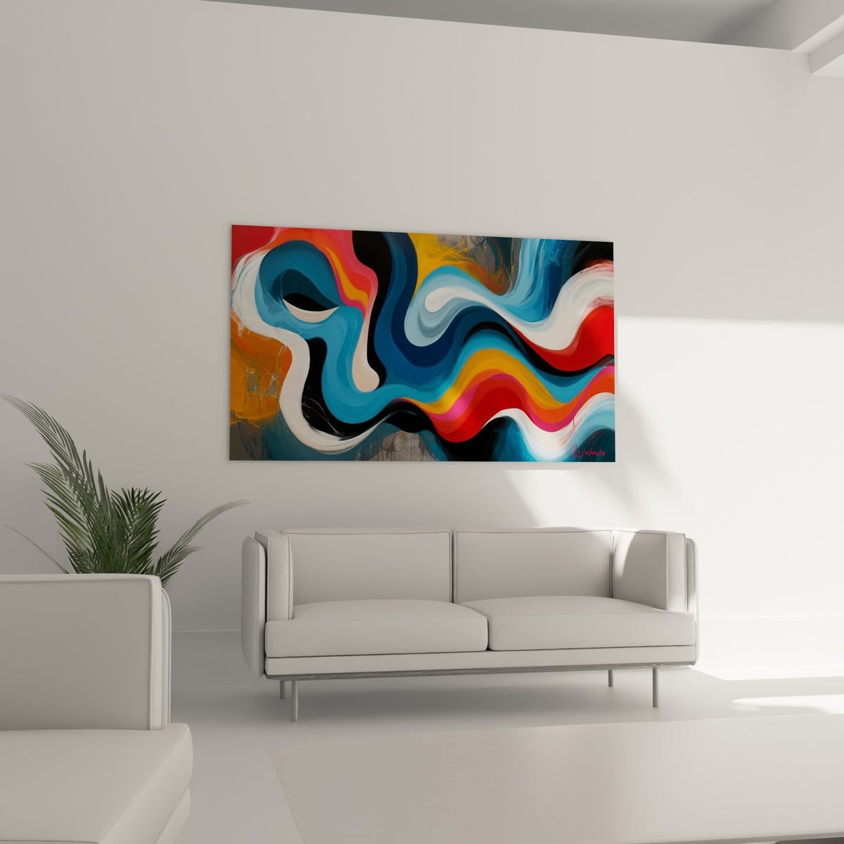 Courbes rouges et bleu marine du style Peinture abstrait, au-dessus d'un canapé dans un salon lumineux