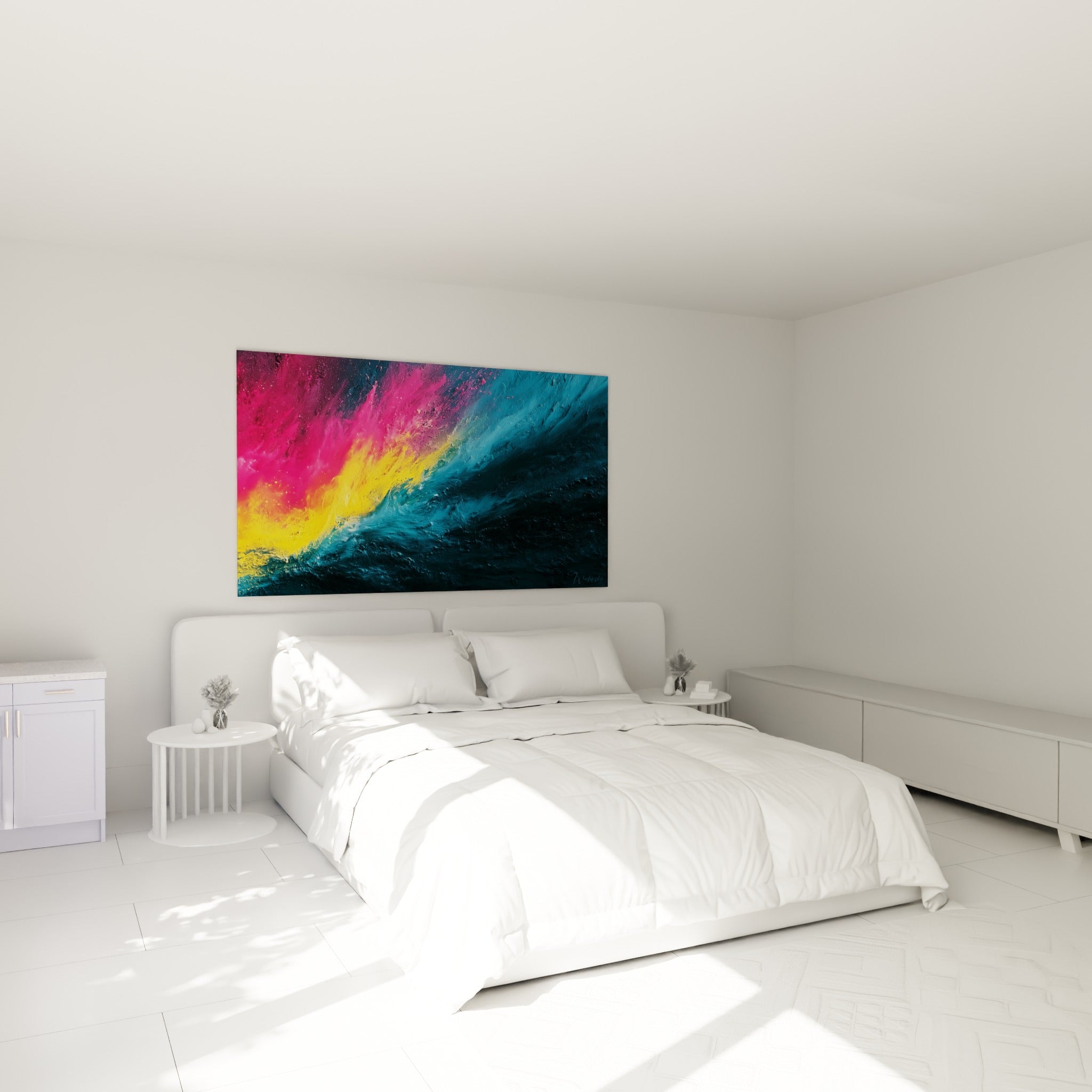 Éclats bleu marine et fuchsia du style Peinture abstrait, au-dessus d'un lit dans une chambre claire