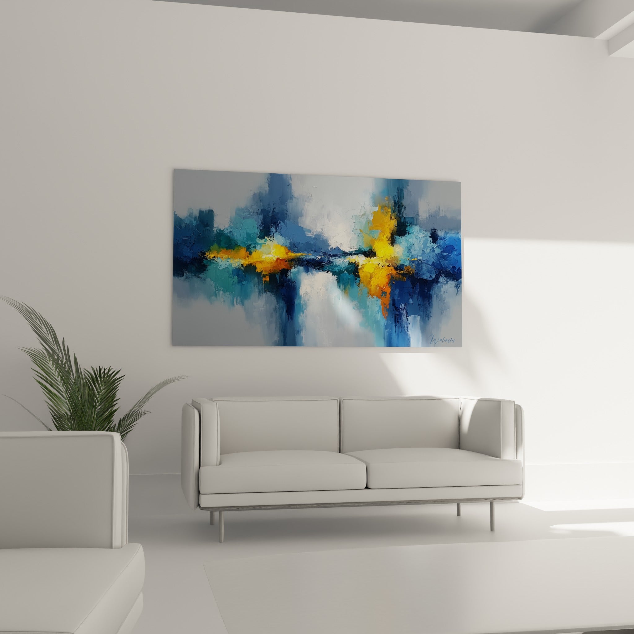 Œuvre bleu marine et ocre du style Peinture abstrait, disposée au-dessus d'un canapé dans un salon lumineux