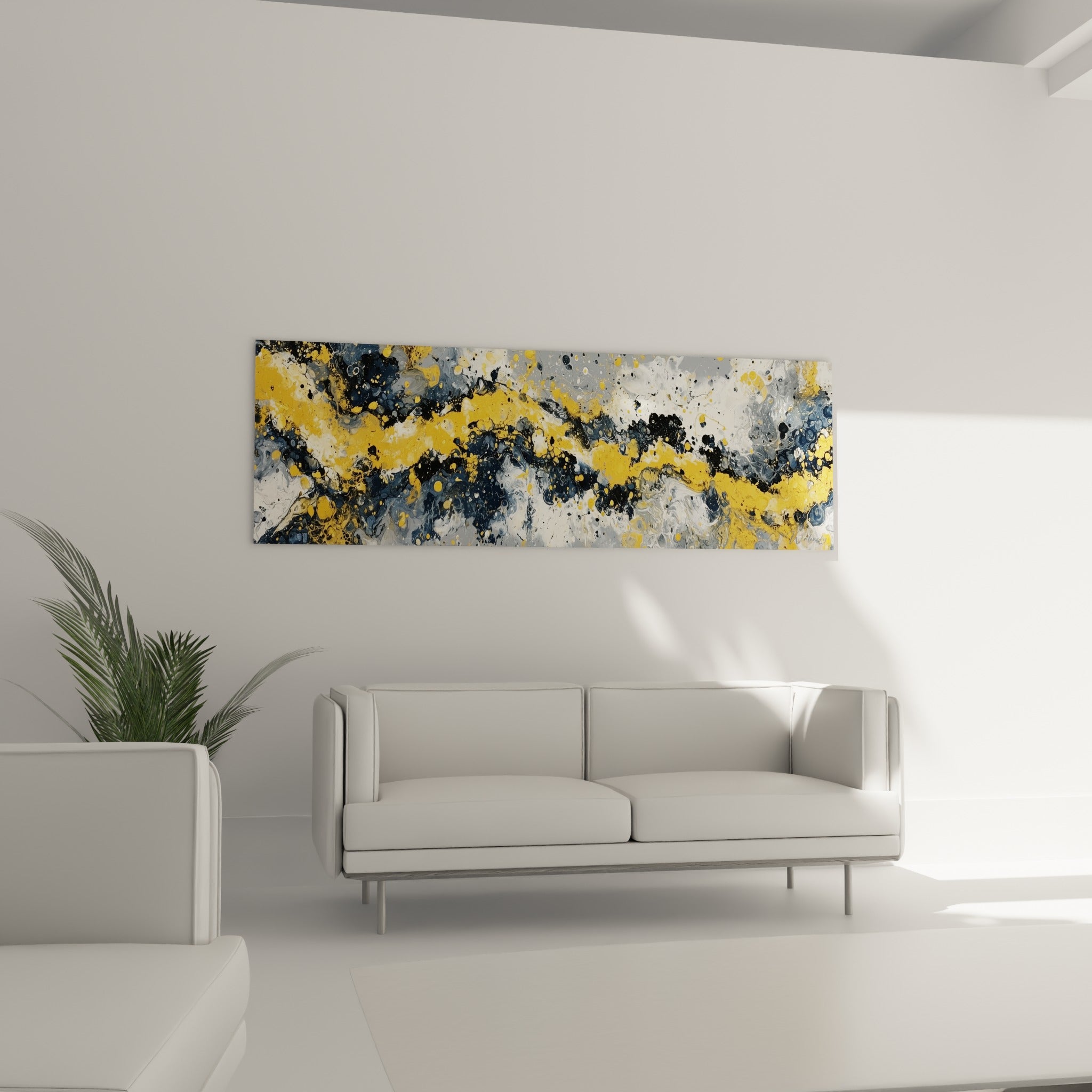 Vagues d'or et de bleu marine du tableau style Peinture abstrait au-dessus d'un canapé dans un salon lumineux