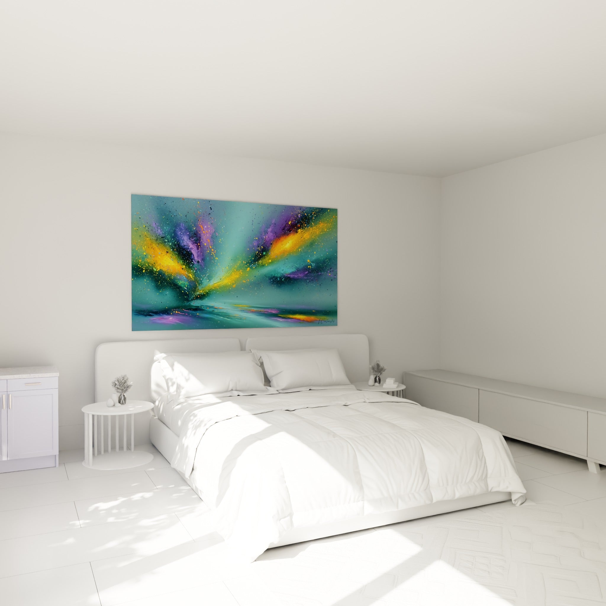Éclats dorés et violets du tableau style Peinture abstrait au-dessus d'un lit dans une chambre claire