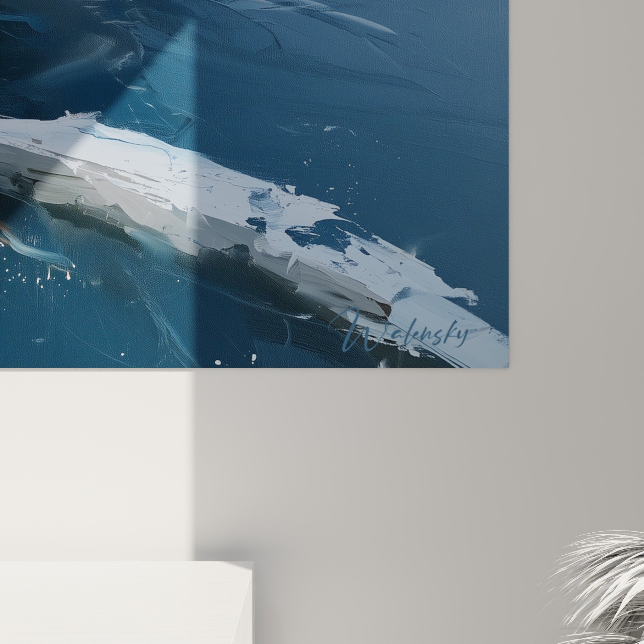 Empâtements blancs et coulures orangées se mêlant au bleu marine dans ce style Peinture abstrait