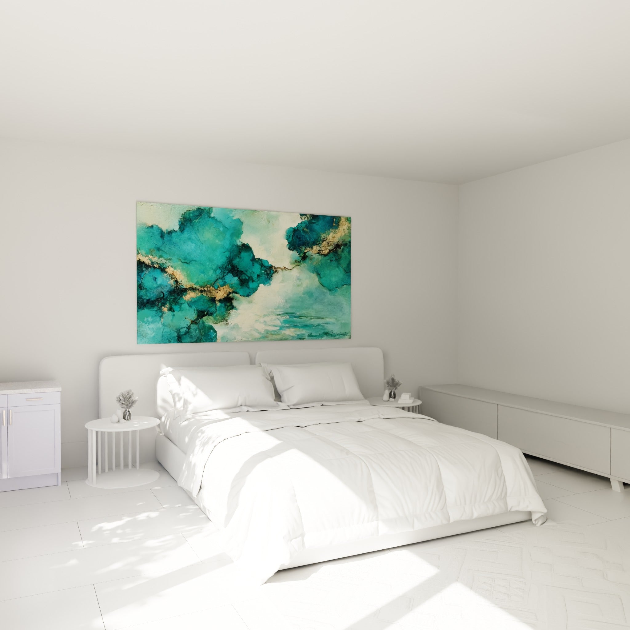 Faille turquoise et blanc cassé traversée d'or, style peinture abstrait au-dessus d'un lit dans une chambre claire