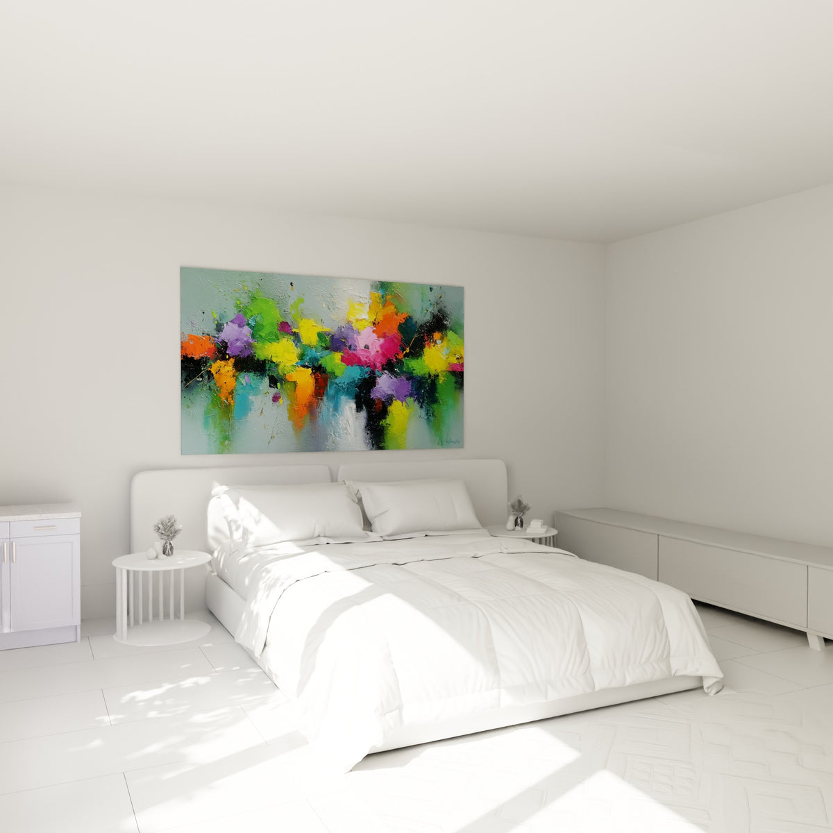 Fleurs abstraites orange et vertes, style Peinture abstrait, au-dessus d'un lit dans une chambre claire