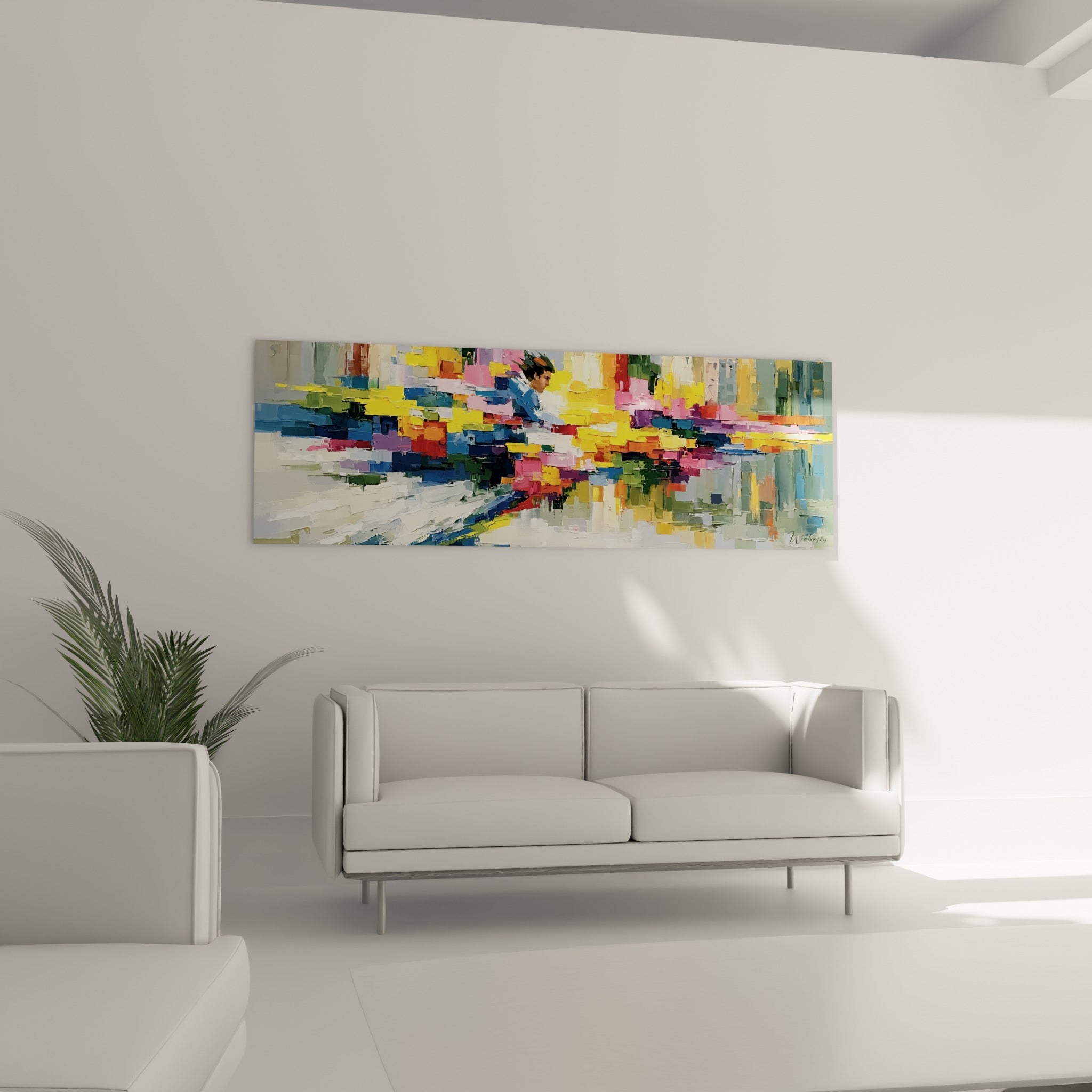 Figure bleu marine dissoute dans des touches orange et vertes, style Peinture abstrait au-dessus d'un canapé dans un salon lumineux