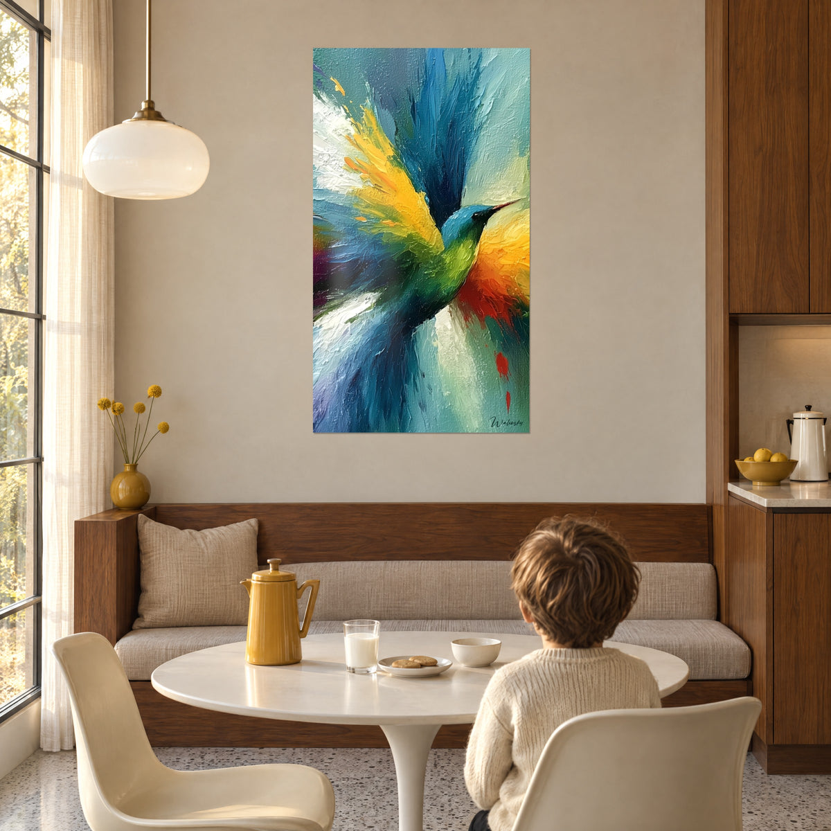 Tableau colibri au corps vert lime et plumage turquoise, aile orange et rouge vif, coups de spatule, enfant de dos devant une table ronde blanche