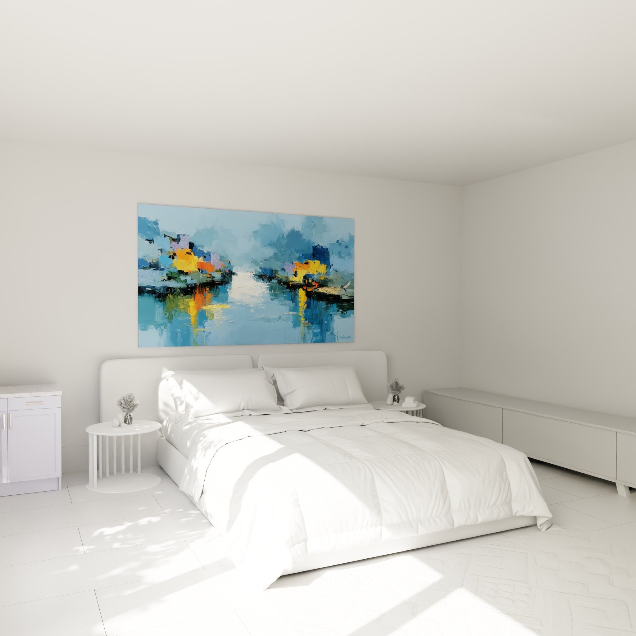 Port bleu et orange peint au couteau, accroché au-dessus d'un lit dans une chambre claire