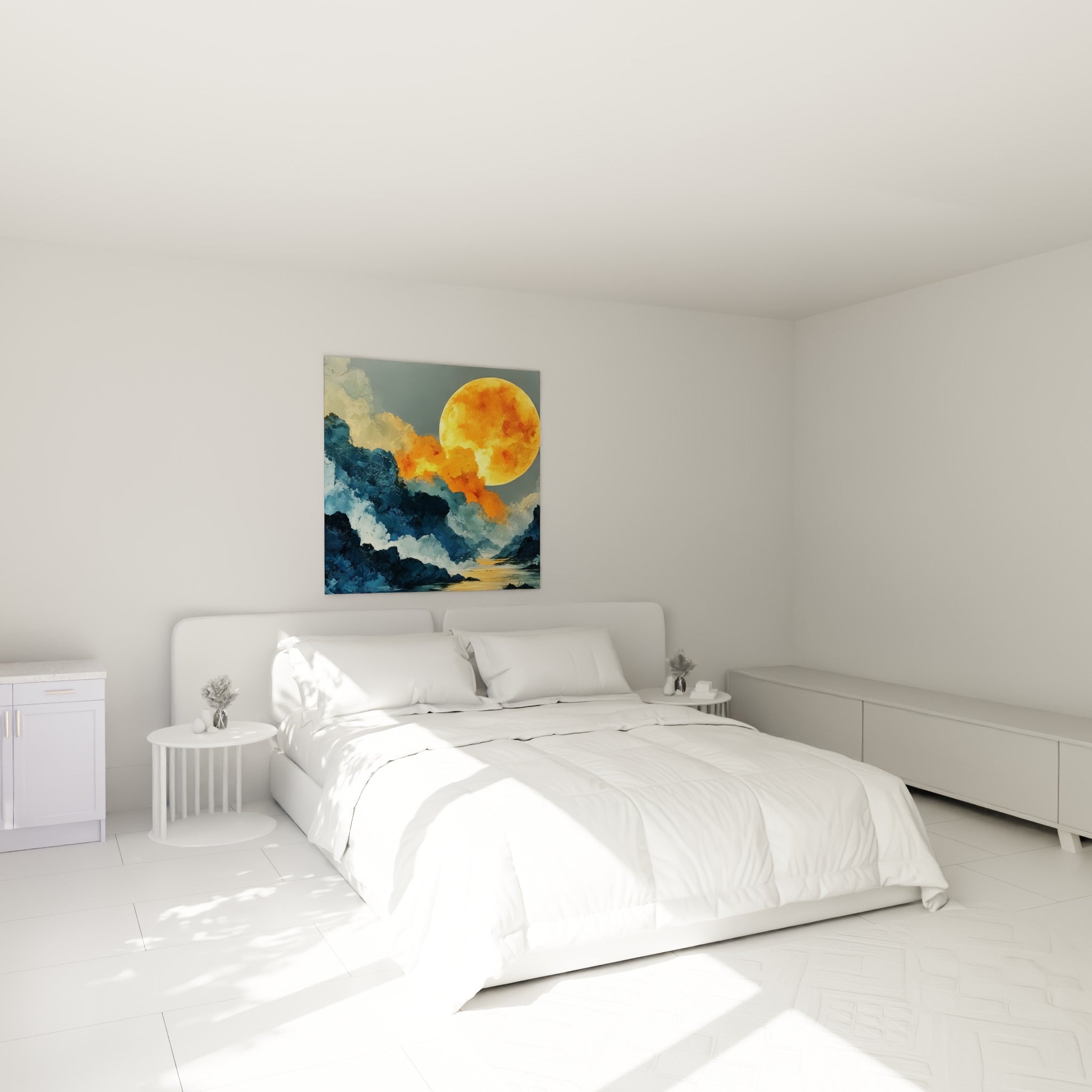 Sphère dorée et vagues bleu marine du style Peinture abstrait, accrochée au-dessus d'un lit dans une chambre claire
