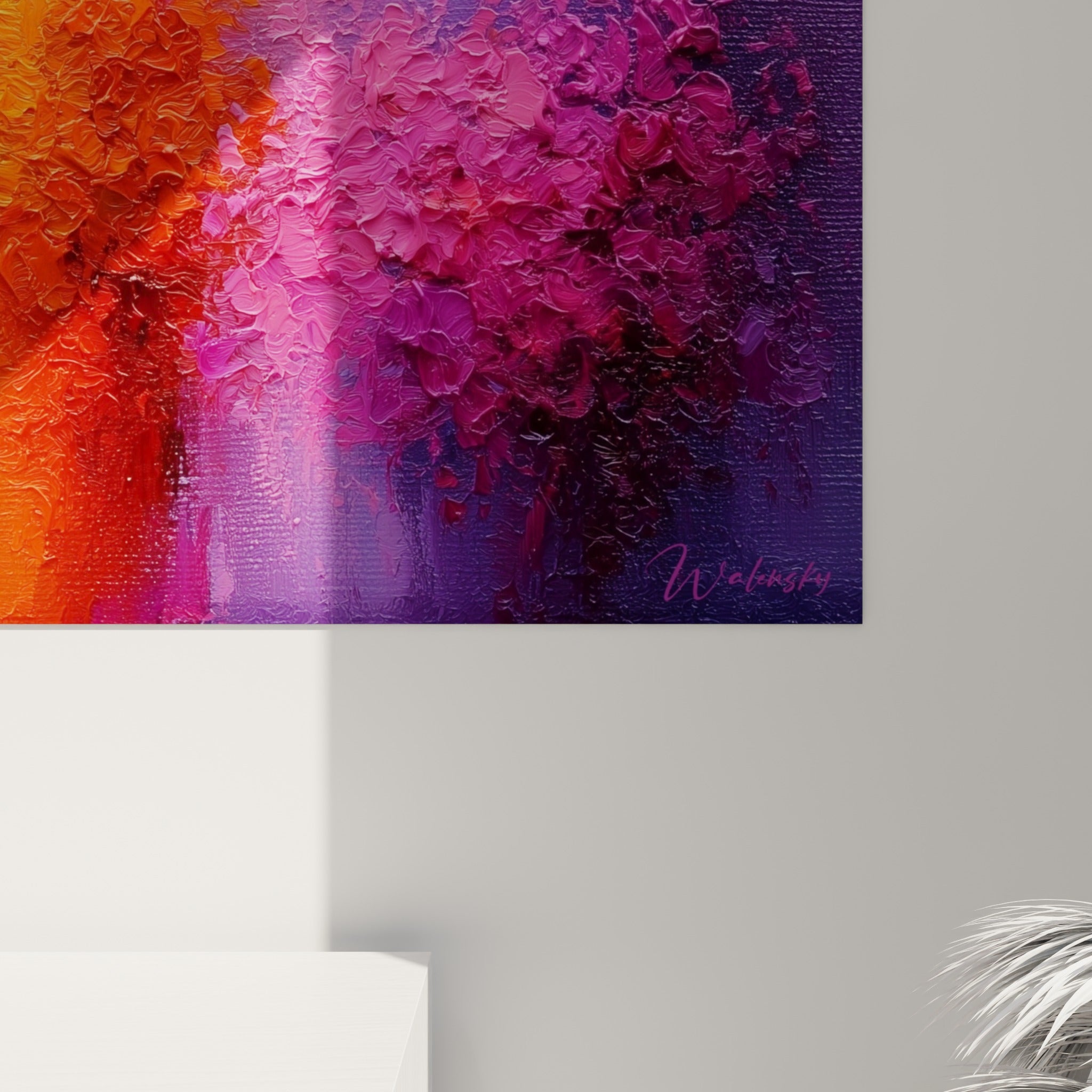 Empâtements et coulures visibles sur ce tableau style Peinture abstrait où le jaune rencontre le violet et le vert