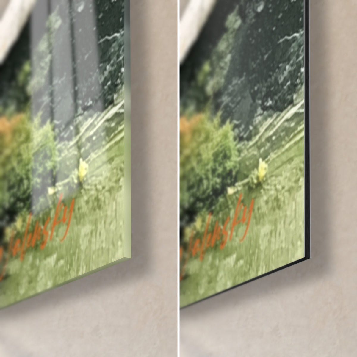 Tableau forêt embrasée en orange vif, coin bas droit : verre acrylique brillant à gauche, Dibond mat noir à droite