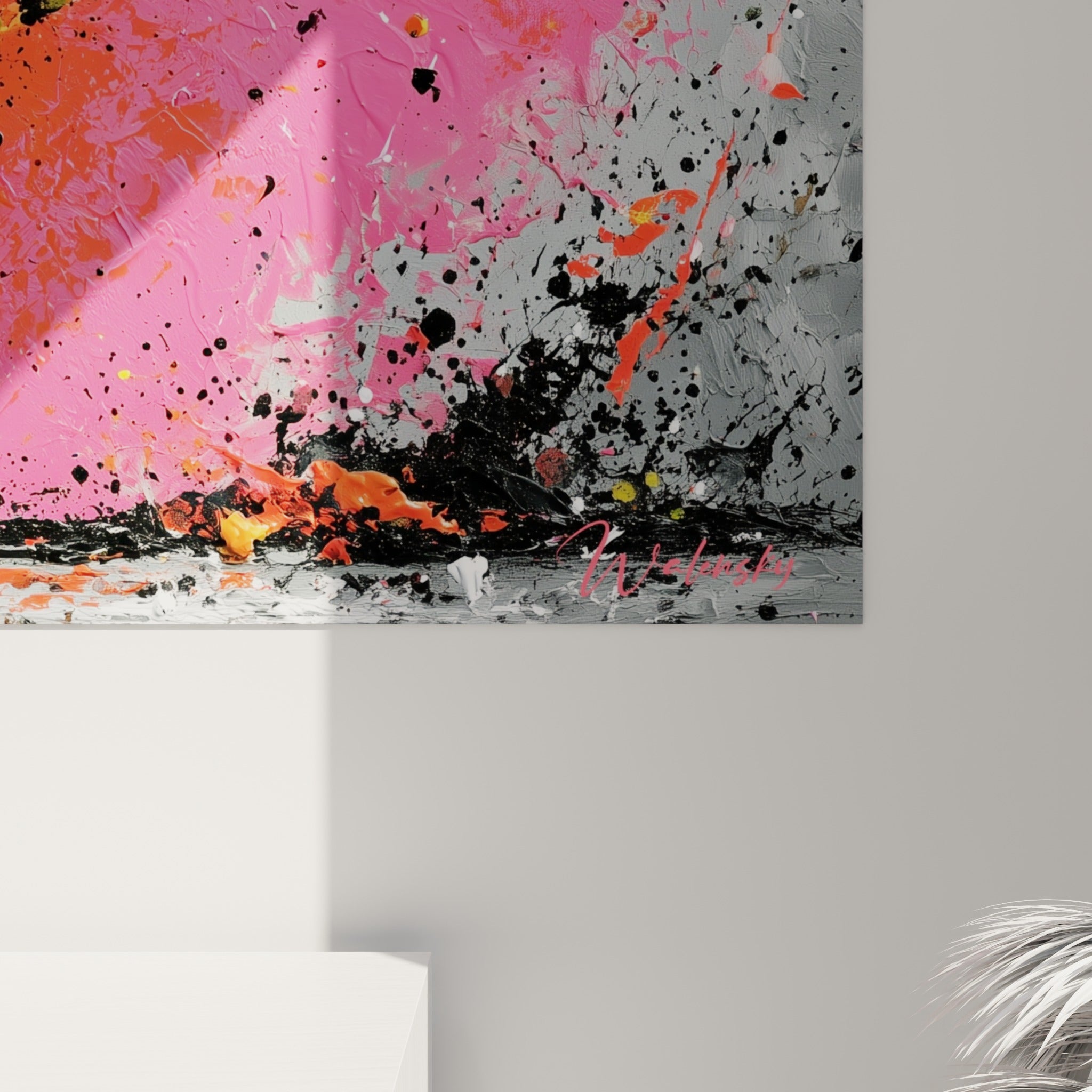 Empâtements style Peinture abstrait révélant le grain du rose fuchsia et les coulures noires texturées