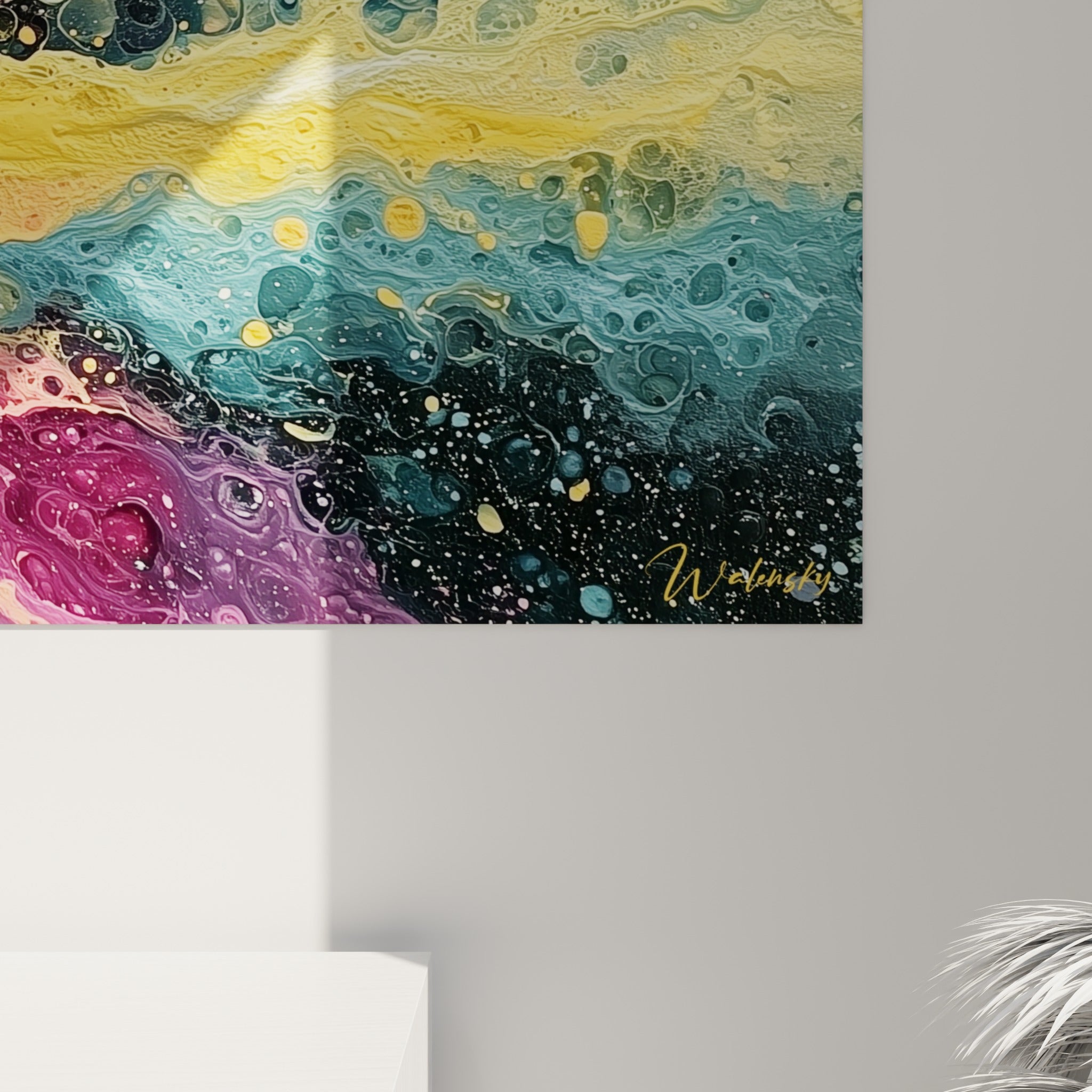 Empâtements dorés et bulles pigmentées du tableau style Peinture abstrait révélant la matière fluide et texturée