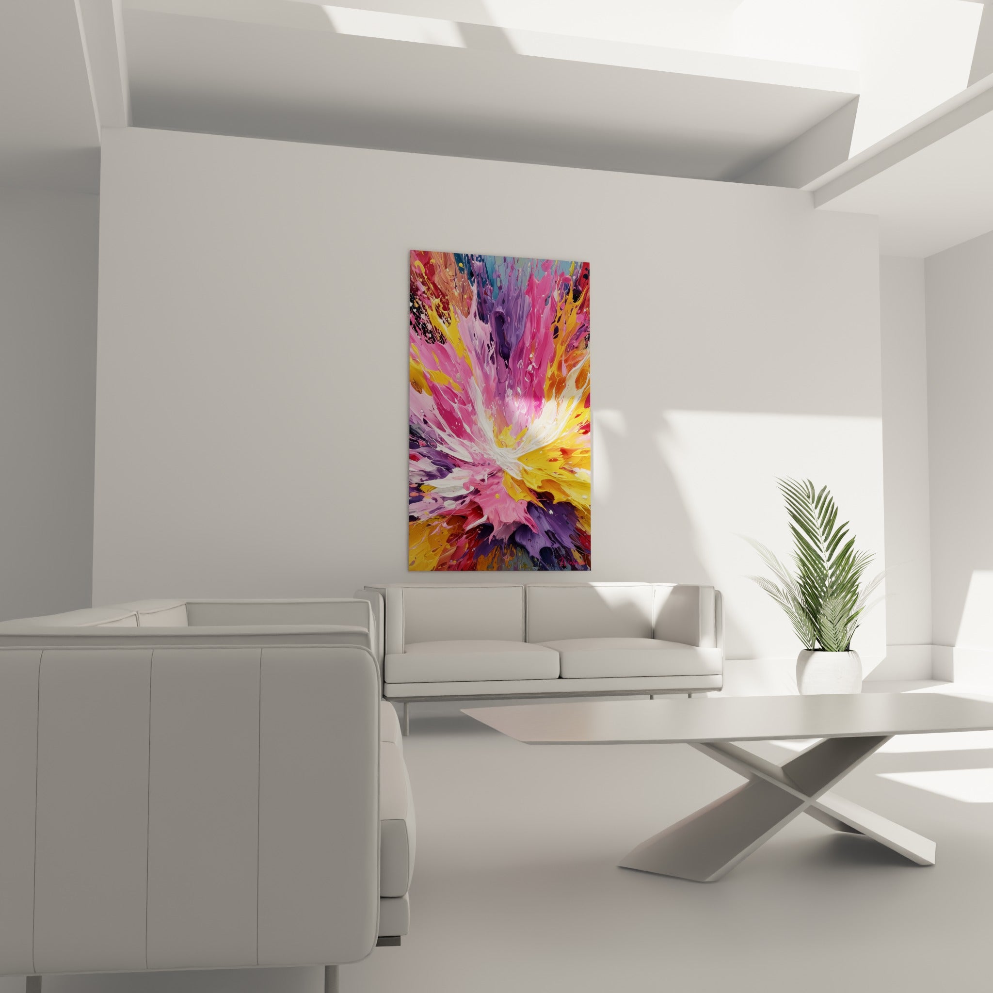 Vague pigmentaire rose et pourpre traversée d'or, disposée au-dessus d'un canapé dans un salon lumineux