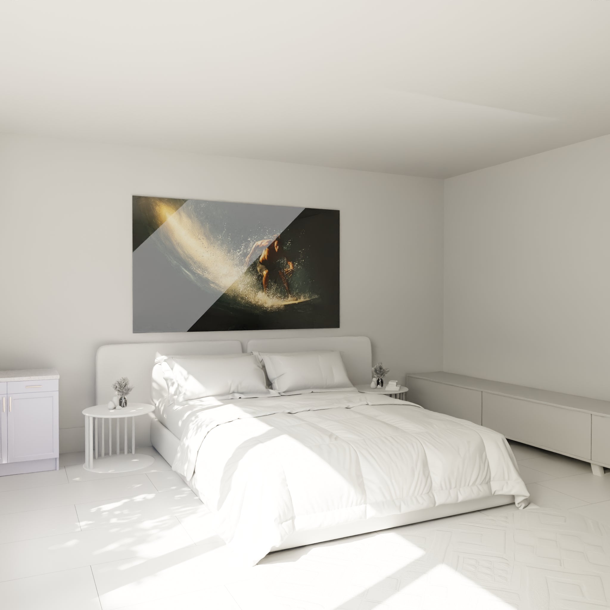 Homme en pleine glisse sur vague sombre et écume dorée, au-dessus d'un lit dans une chambre claire.