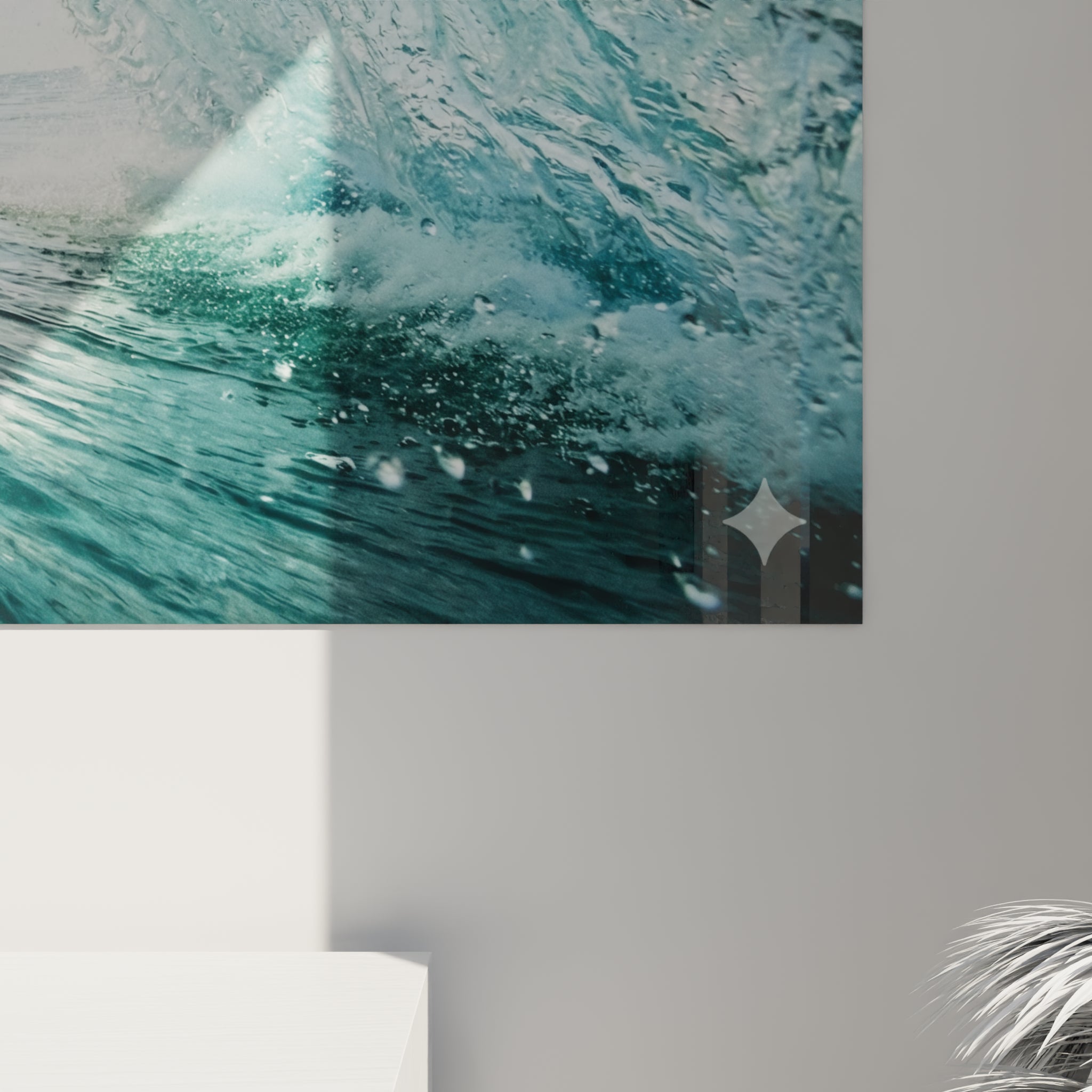 Gouttelettes suspendues et texture aquatique bleu profond et turquoise, détail du tableau Surf accroché au mur