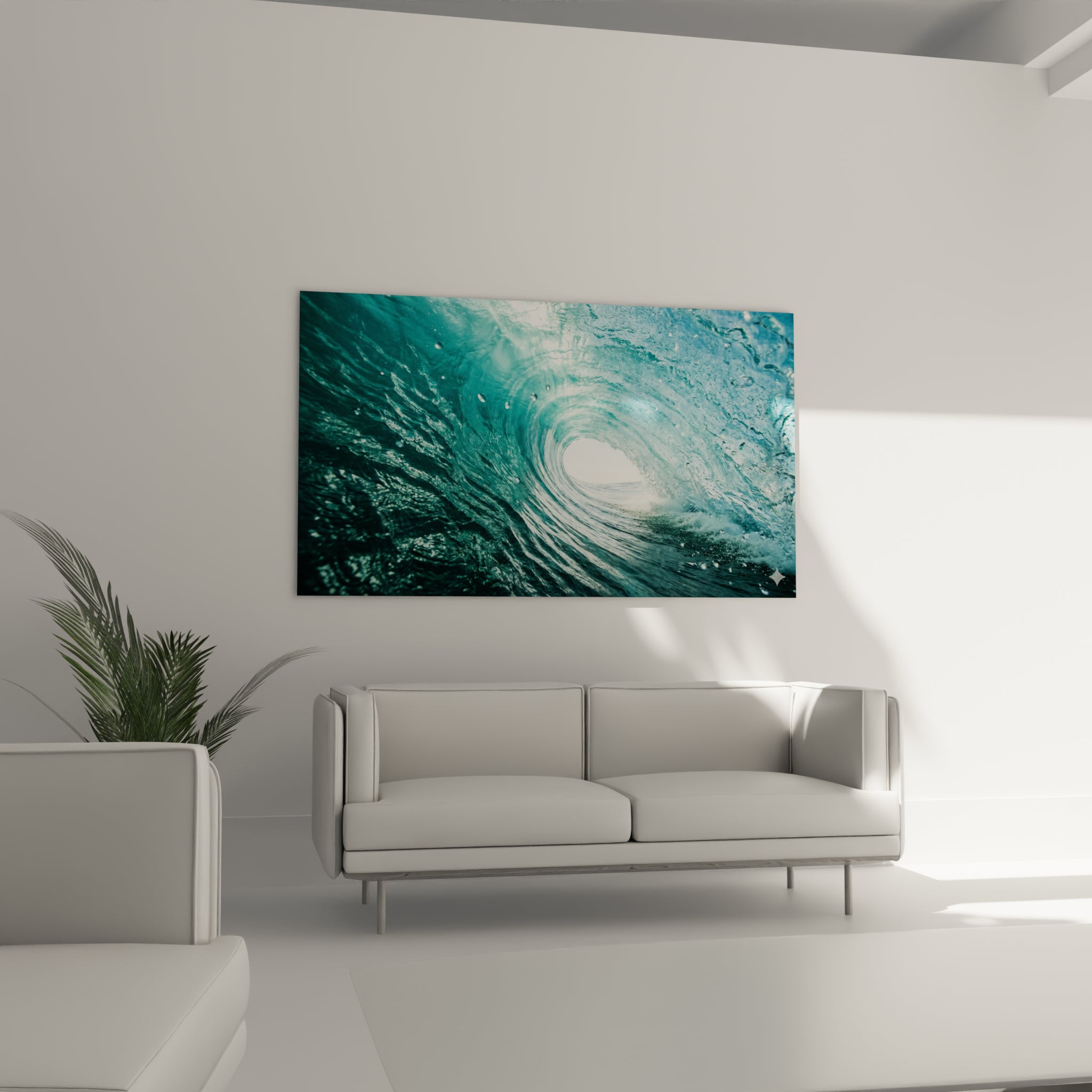 Ouverture lumineuse d'une vague bleu profond et turquoise, tableau Surf au-dessus d'un canapé dans un salon lumineux
