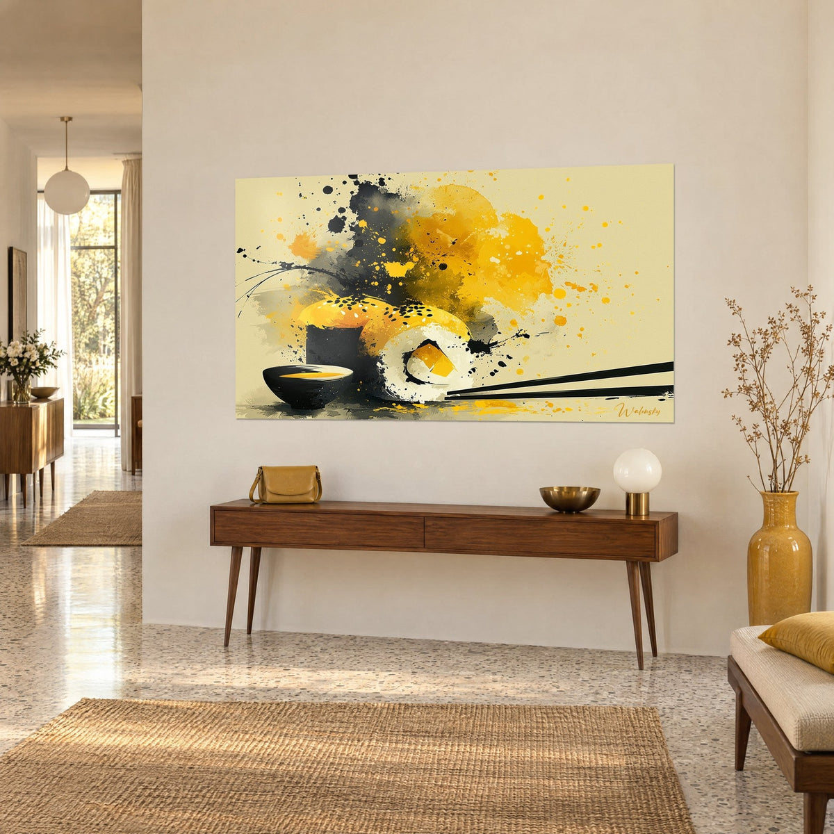 Tableau maki cerné de noir, éclaboussures jaune safran sur fond beige, baguettes ébène, vu de trois-quarts sur une console en bois, salon années 50