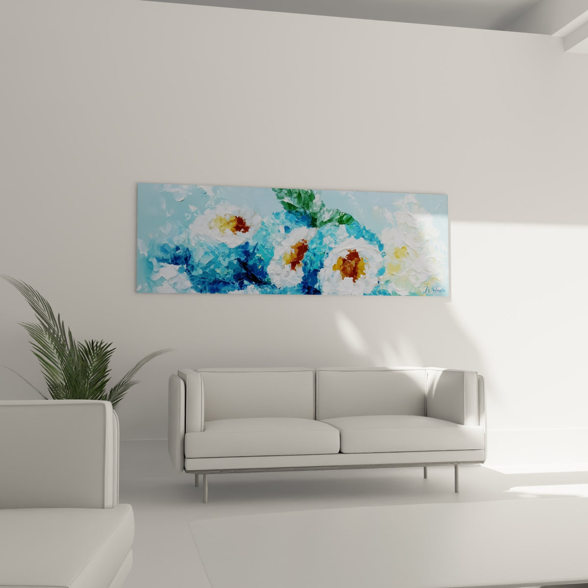 Composition sushi blanc et bleu ciel texturée au-dessus d'un canapé dans un salon lumineux