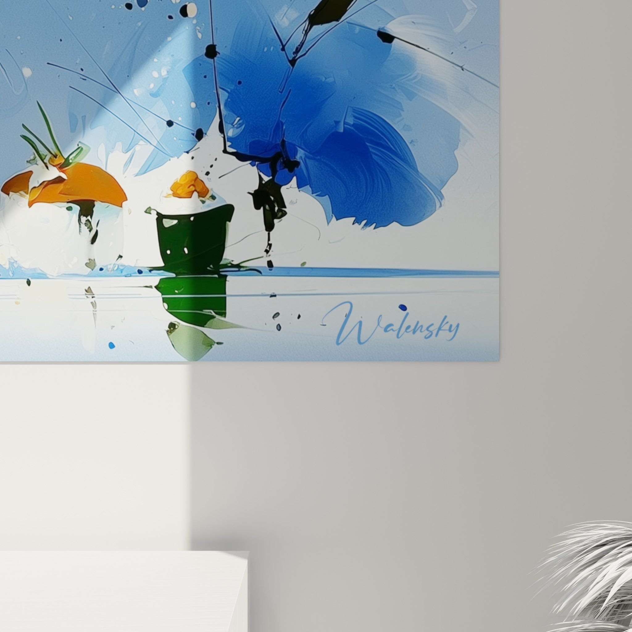 Empâtements colorés rouge et vert visibles de près sur la toile bleu éclaboussé du tableau sushi