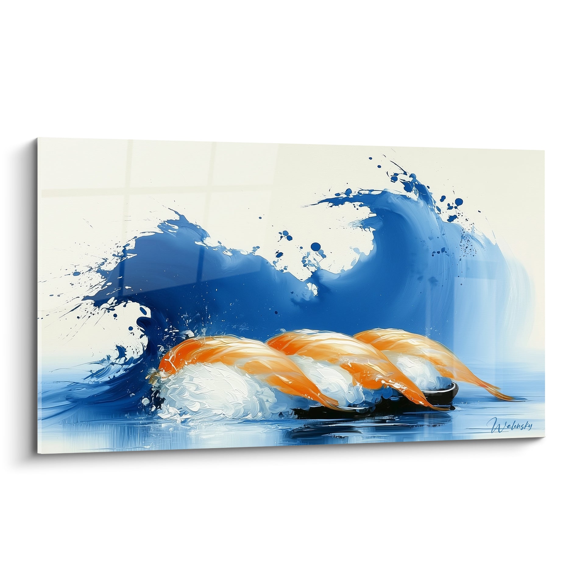 Nigiris saumon orange posés devant une vague bleu marine éclaboussée sur fond crème