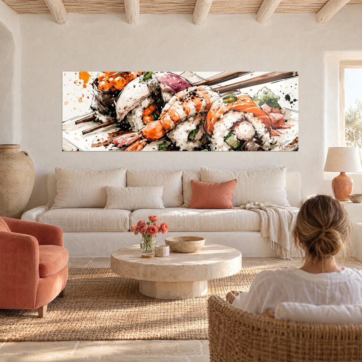 Schilderij nigiri met oranje garnaal en zwarte sesam, witte rijst en bruine eetstokjes, vrouw van achteren boven een bank in een lichte woonkamer