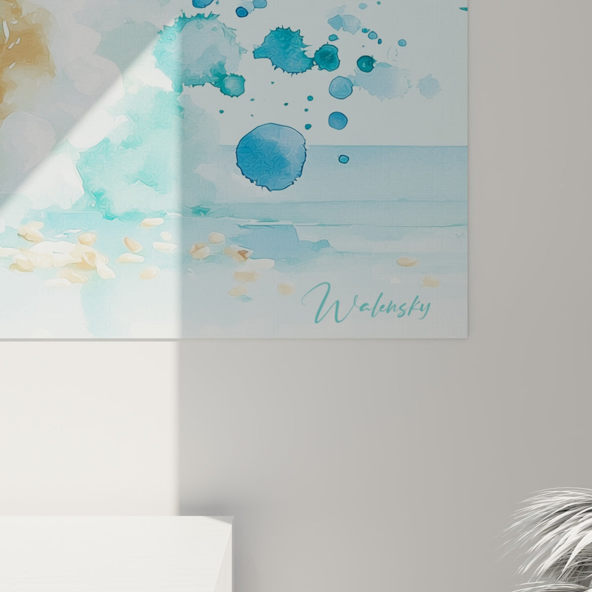 Grain de l'aquarelle visible sur le maki bleu turquoise, coulures et graines de sésame dorées en relief léger