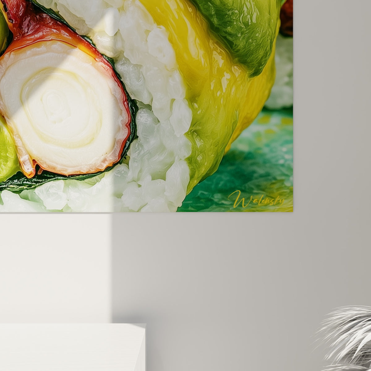 Texture brillante du riz blanc et du nori sombre visible en détail sur ce tableau sushi vert et jaune