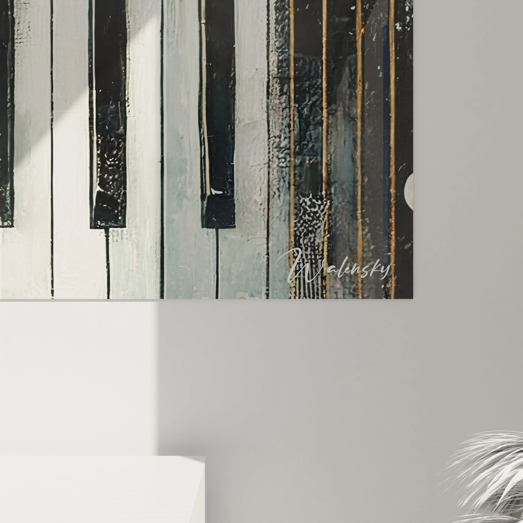 Gros plan sur 'Symphonie en Abstraction' révélant les détails de ses textures : couches de peinture au couteau, cercles dorés et nuances vibrantes pour une touche artistique."