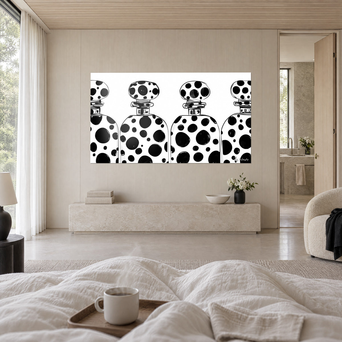 Quadro bottiglie disegnate a inchiostro, pois neri su bianco, tappi arrotondati, sopra un letto in una camera luminosa