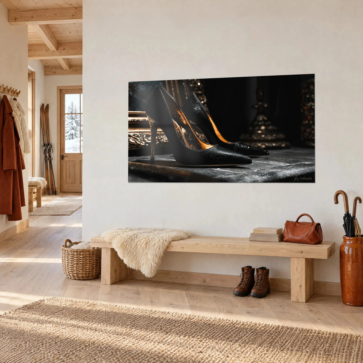 Schilderij paar ebbenhouten stilettos met koperen voering en vergulde barokke lijsten, opgehangen boven een houten bank in de hal van het chalet