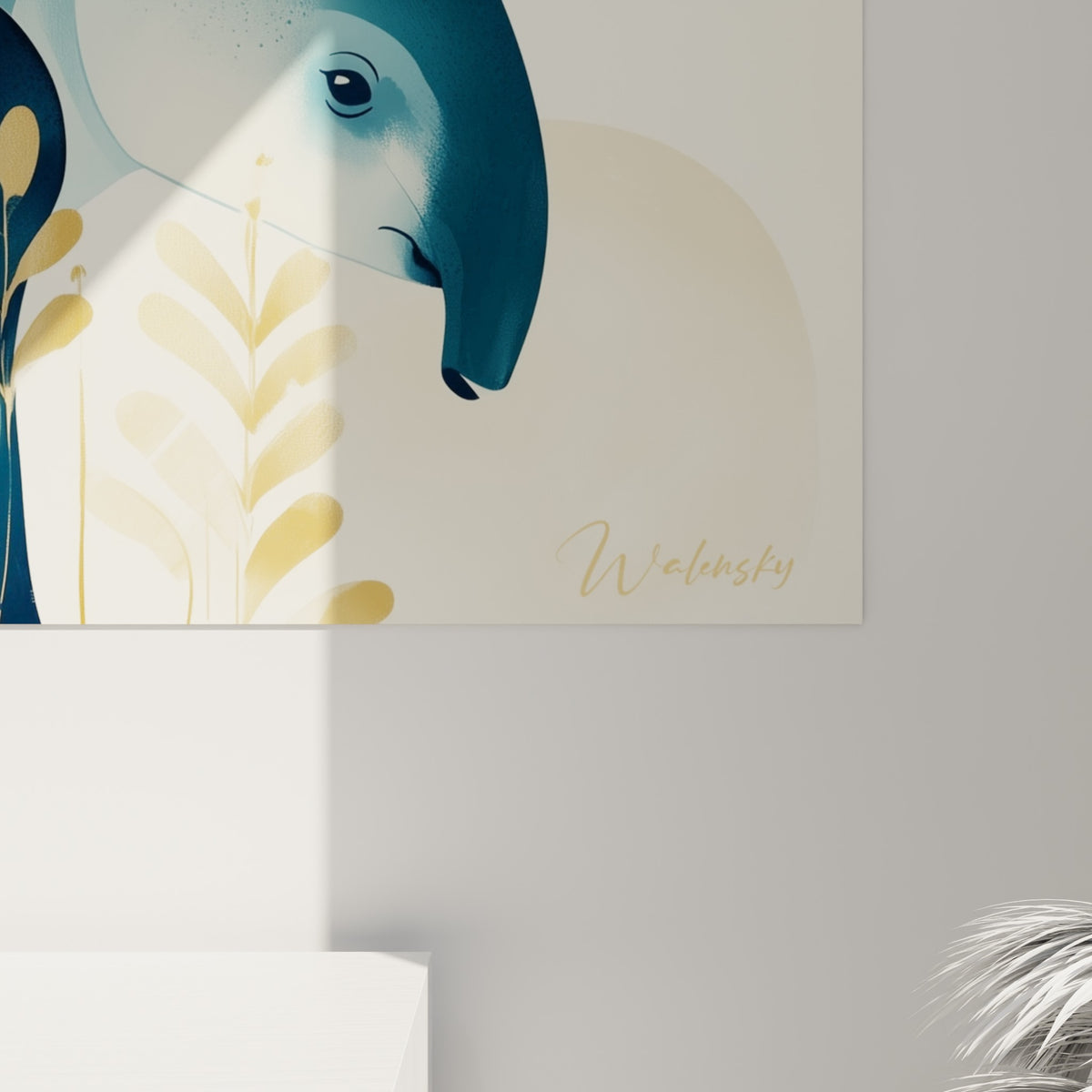 Détail des lignes dorées et du grain aquarelle bleu marine sur le corps du tapir illustré