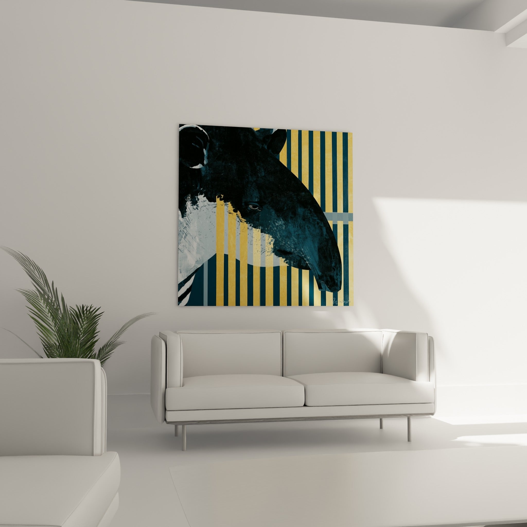 Portrait du Tapir aux teintes bleu marine et dorées, suspendu au-dessus d'un canapé dans un salon lumineux