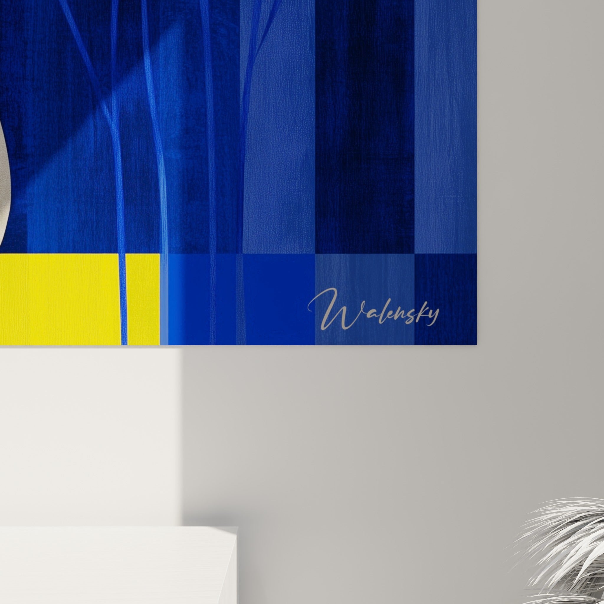 Grain de la toile révélant les touches de jaune moutarde et bleu marine du pelage rayé du tapir