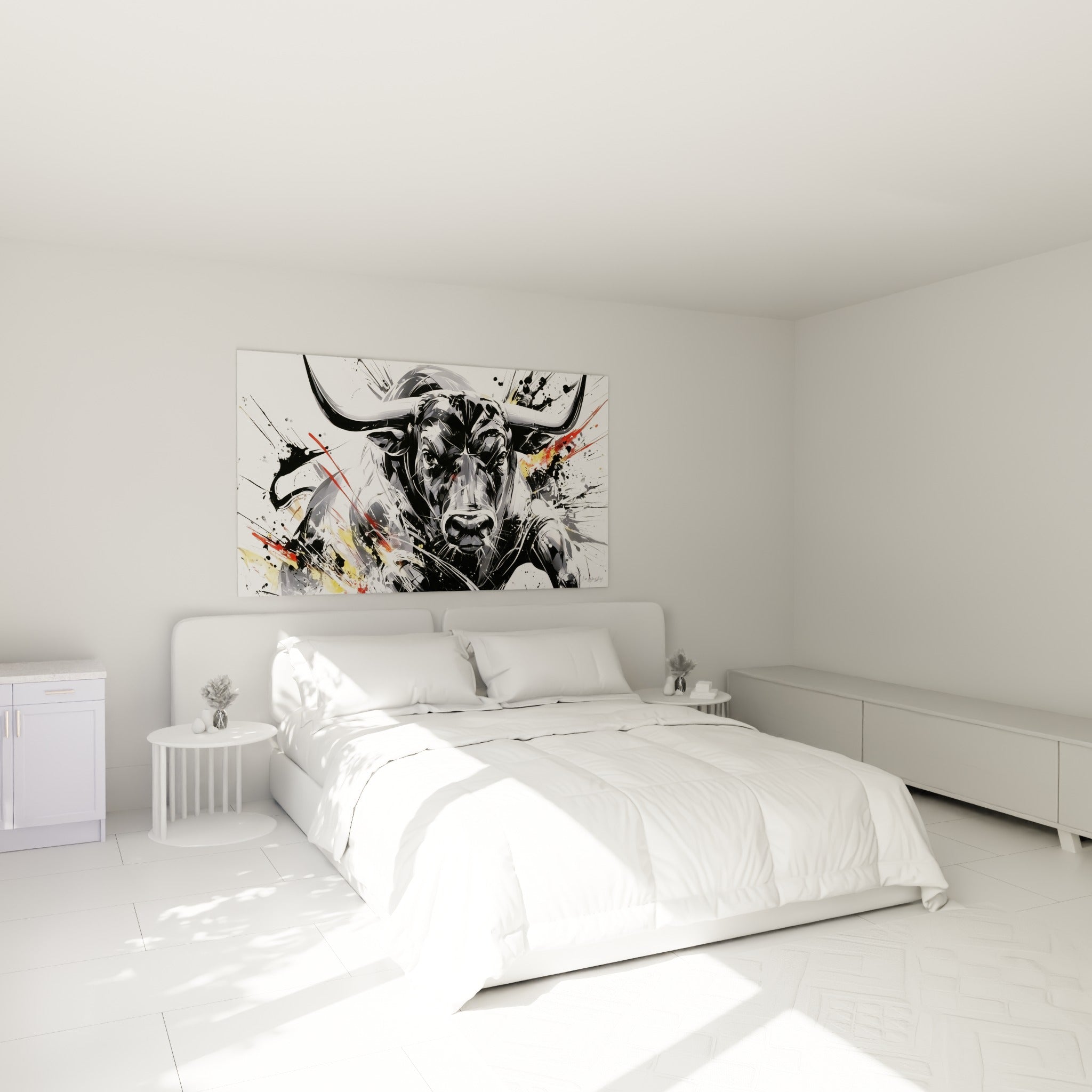 Cornes recourbées et regard sombre du taureau noir accrochés au-dessus d'un lit dans une chambre claire