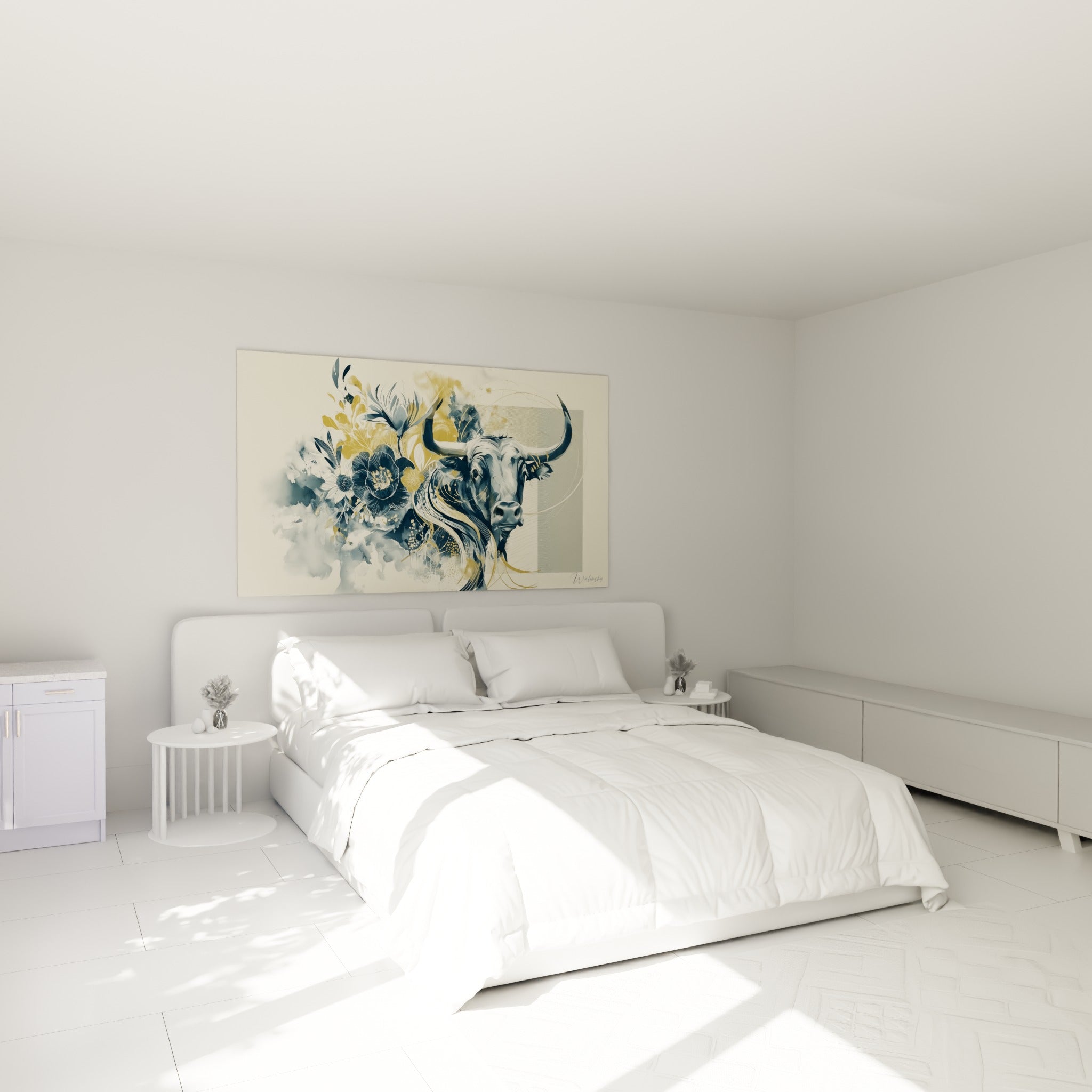 Bouquet floral doré accompagne la tête du Taureau bleu marine au-dessus d'un lit dans une chambre claire