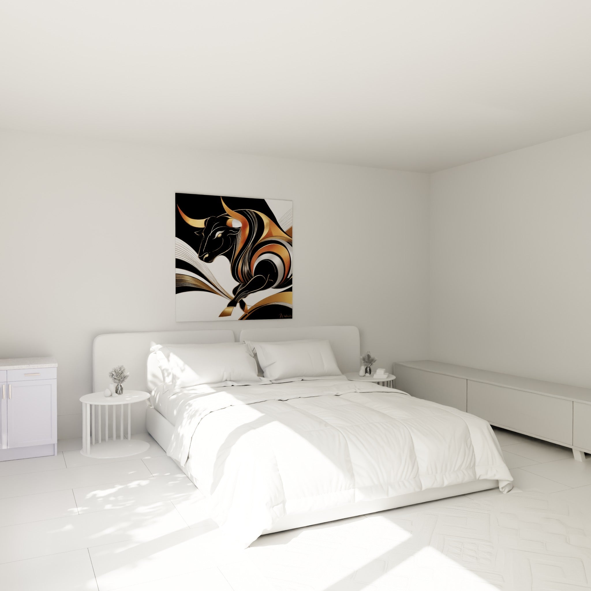 Cornes dorées et corps noir du taureau accrochés au-dessus d'un lit dans une chambre claire