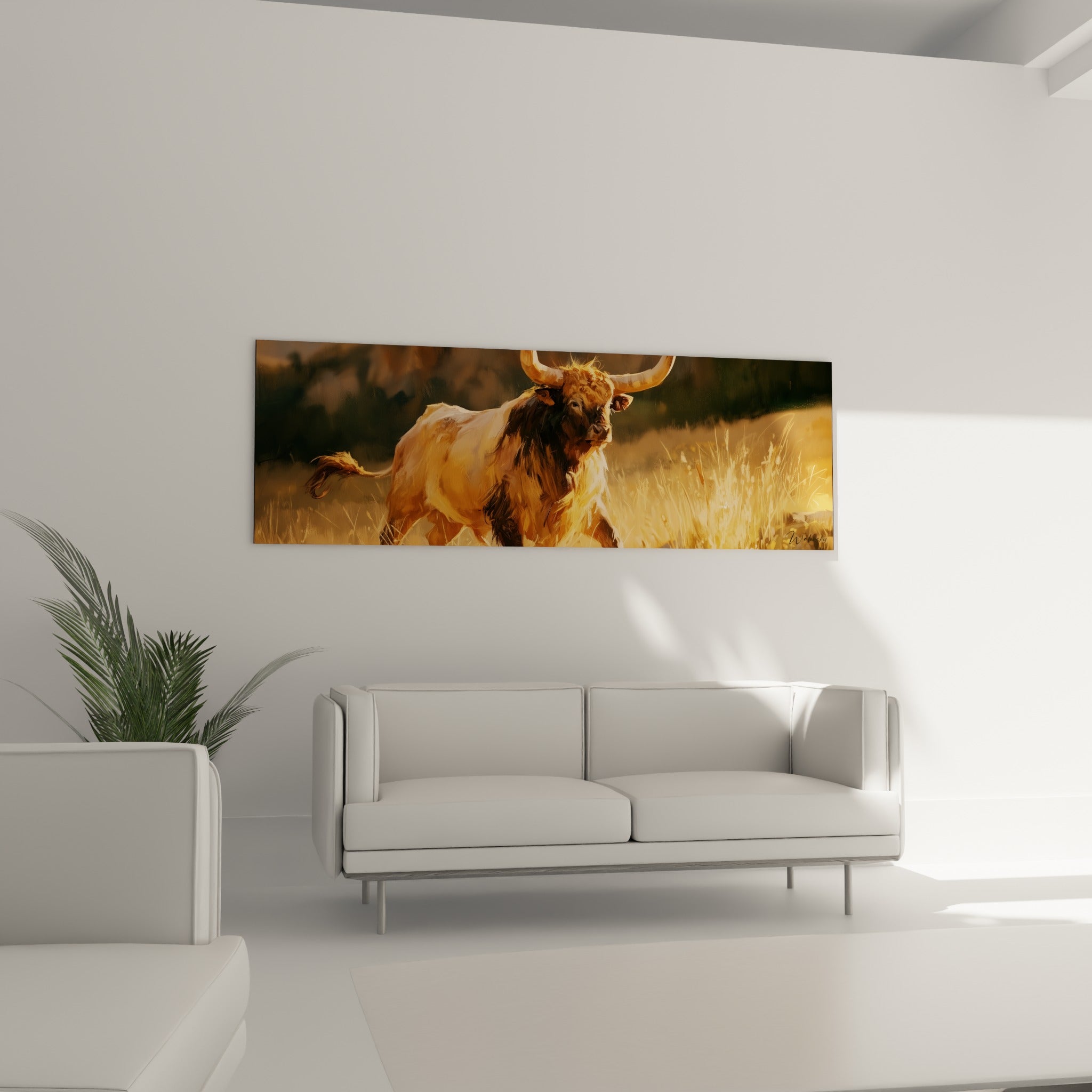 Bête cornue beige et anthracite traversant un champ doré, au-dessus d'un canapé dans un salon lumineux