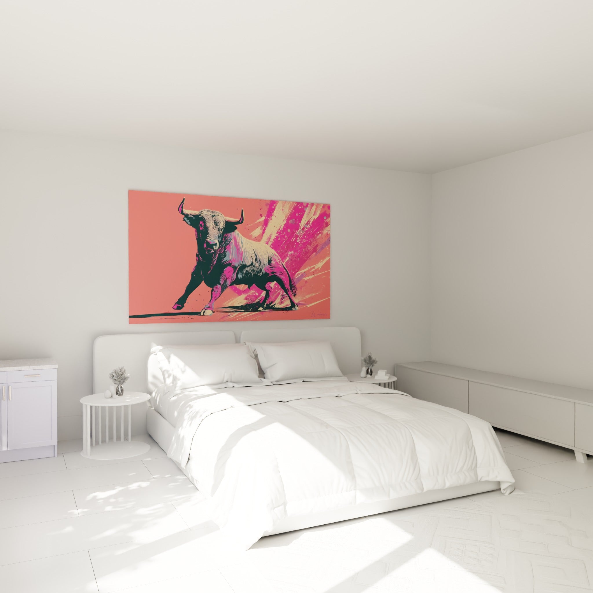 Silhouette de taureau rose et corail dynamique, accrochée au-dessus d'un lit dans une chambre claire