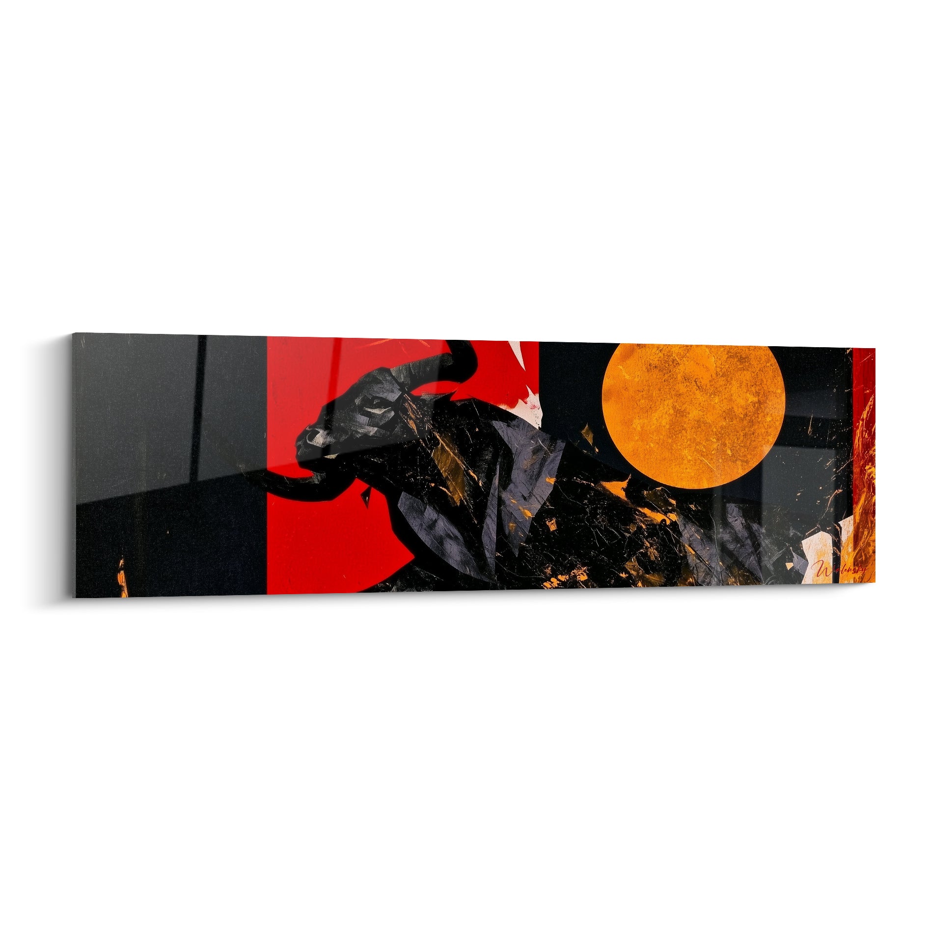 Taureau noir aux cornes acérées se dresse devant un disque orangé sur fond rouge intense