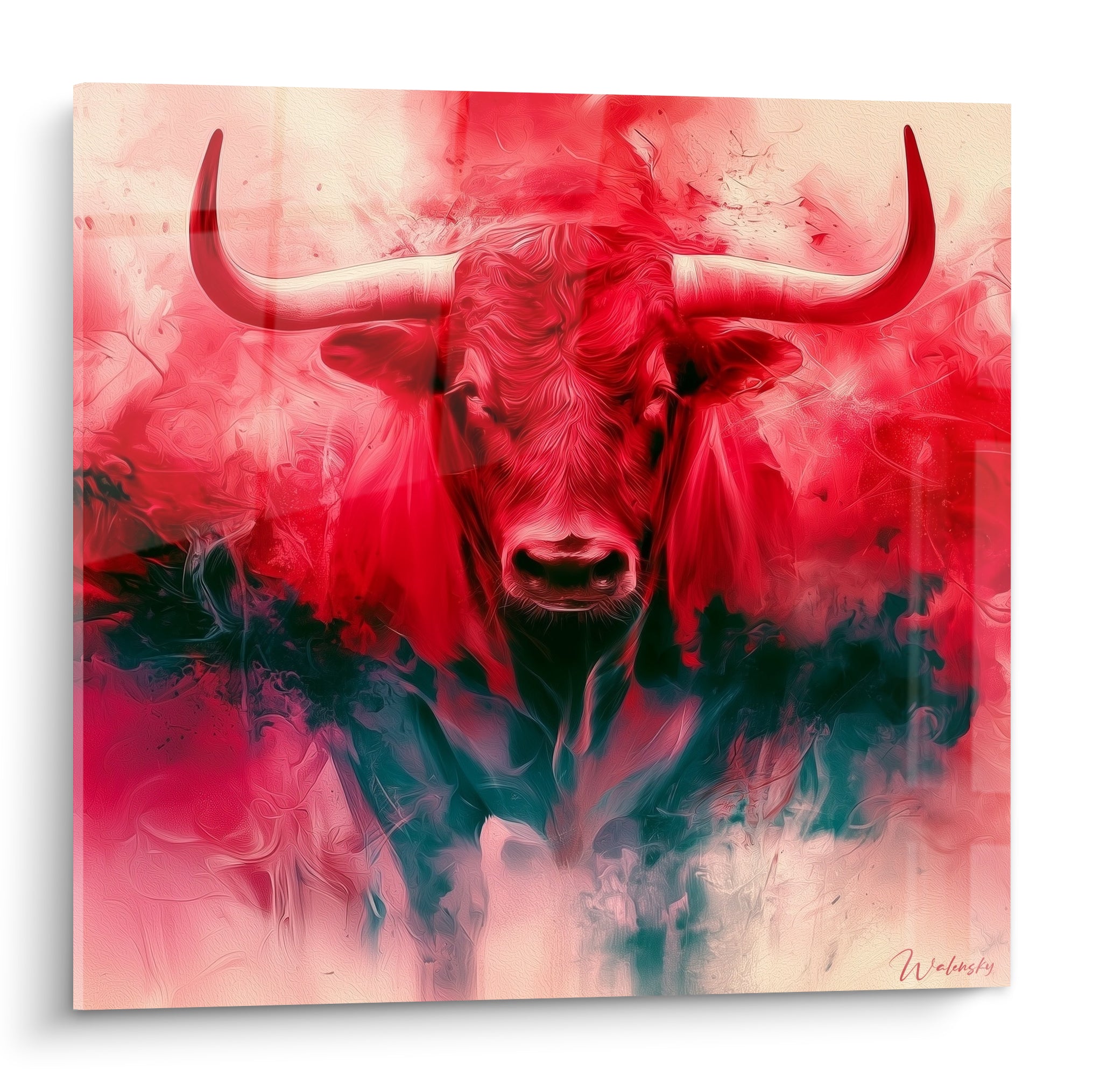 Taureau rouge intense aux cornes ivoire, regard frontal, fond brumeux rouge et bleu anthracite