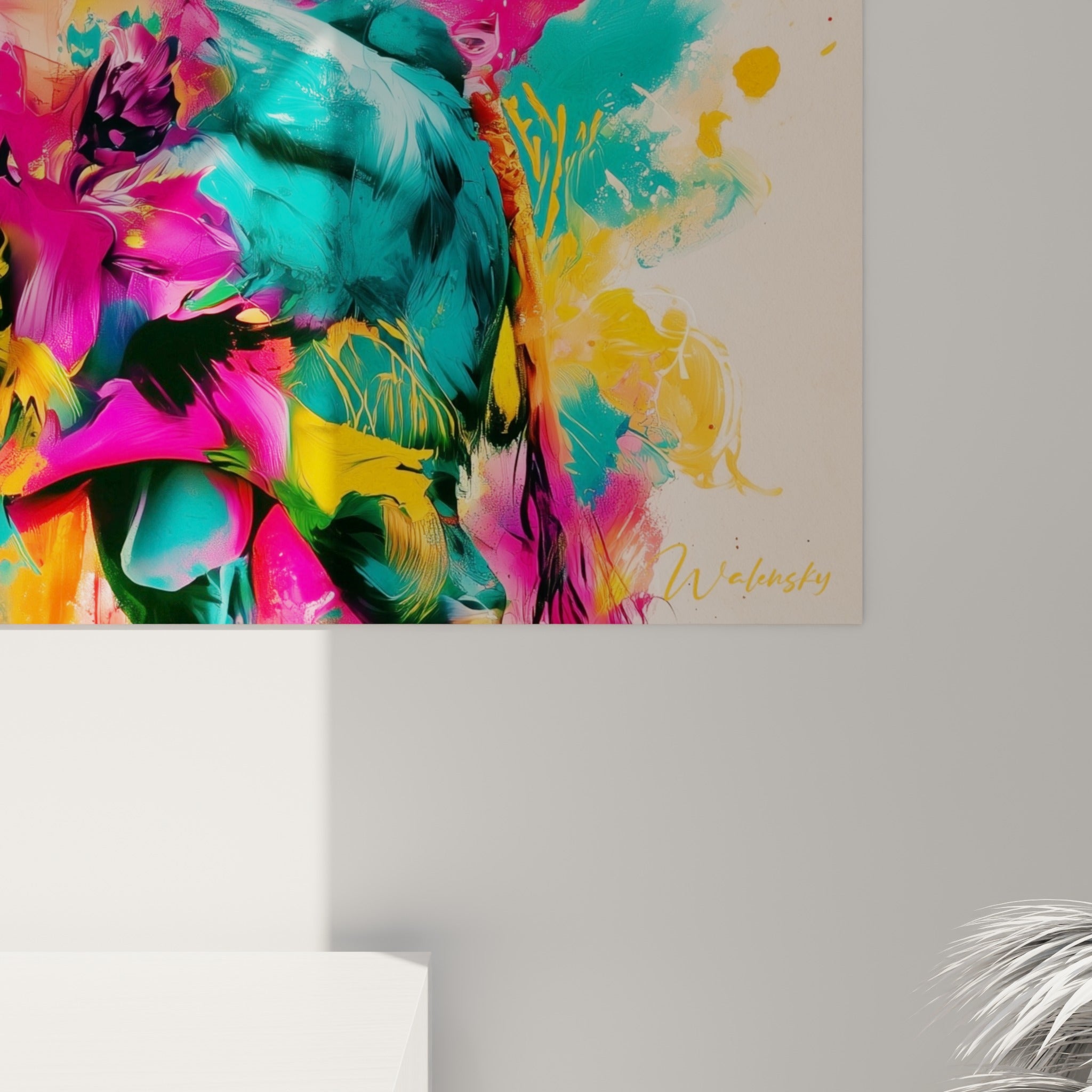 Coulures et éclaboussures roses, turquoise et jaunes se mêlant en gros plan sur la toile texturée