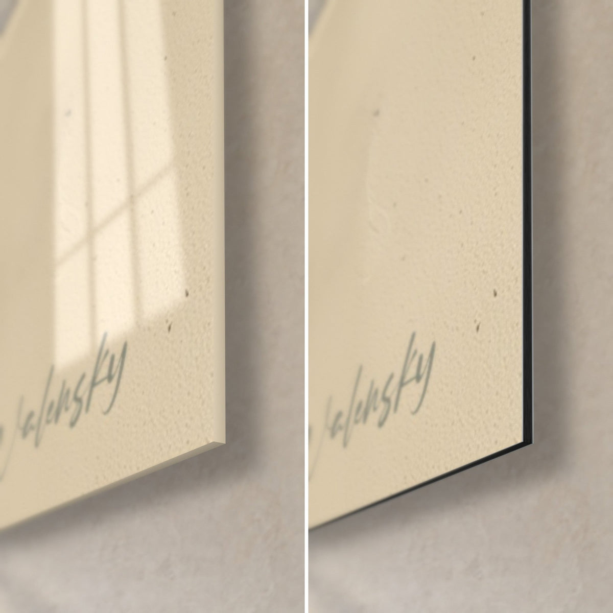Quadro toro in ritratto, angolo di vetro lucido in basso a destra e Dibond beige opaco, firma Walensky, bordo nero