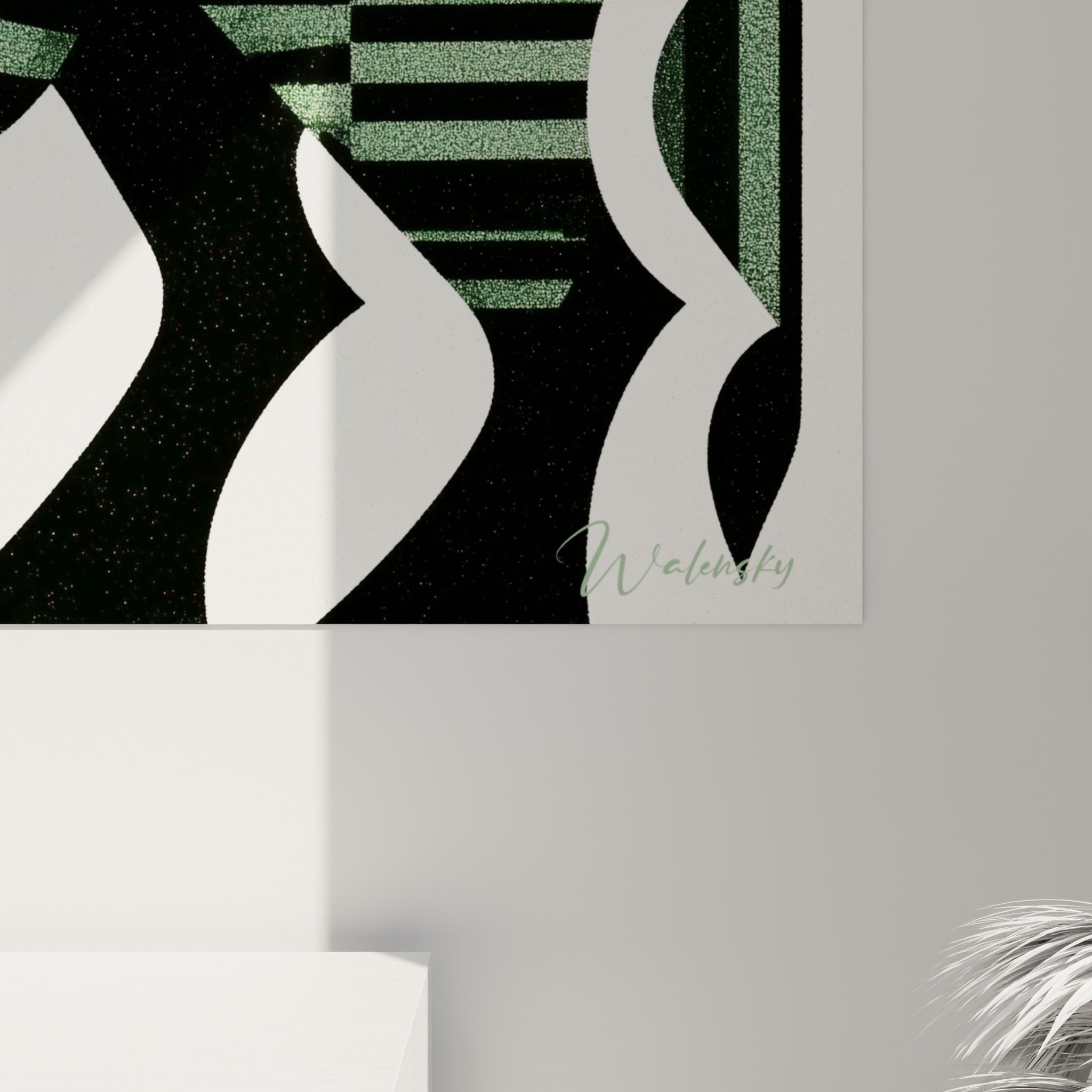 Grain texturé du vert sauge et noir profond sur le corps du taureau, motifs rayés en gros plan
