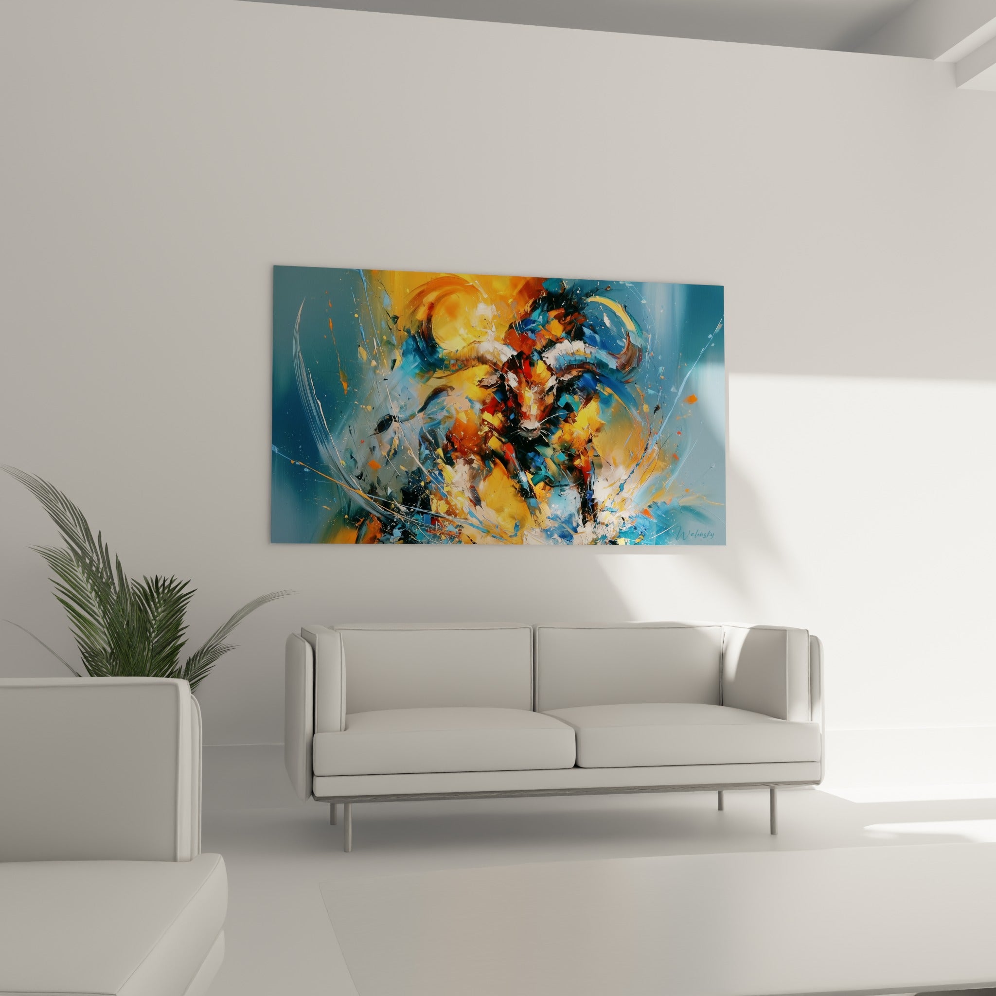Regard intense du taureau doré et bleu turquoise placé au-dessus d'un canapé dans un salon lumineux