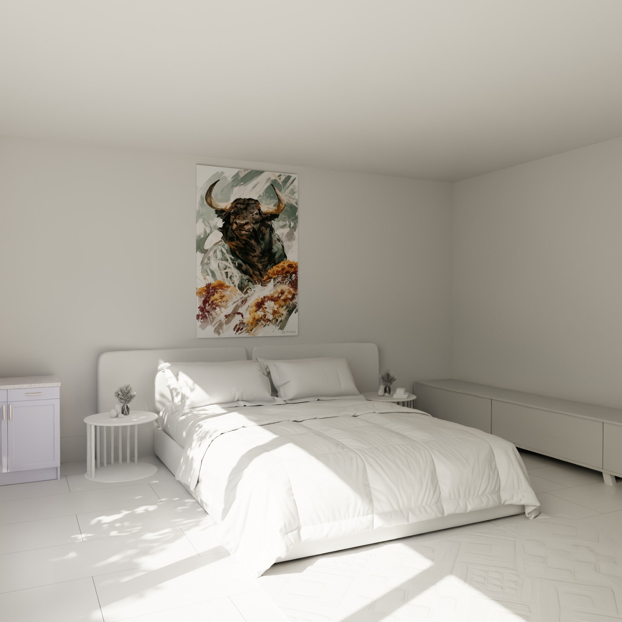 Silhouette massive du Taureau brun et vert sauge accrochée au-dessus d'un lit dans une chambre claire