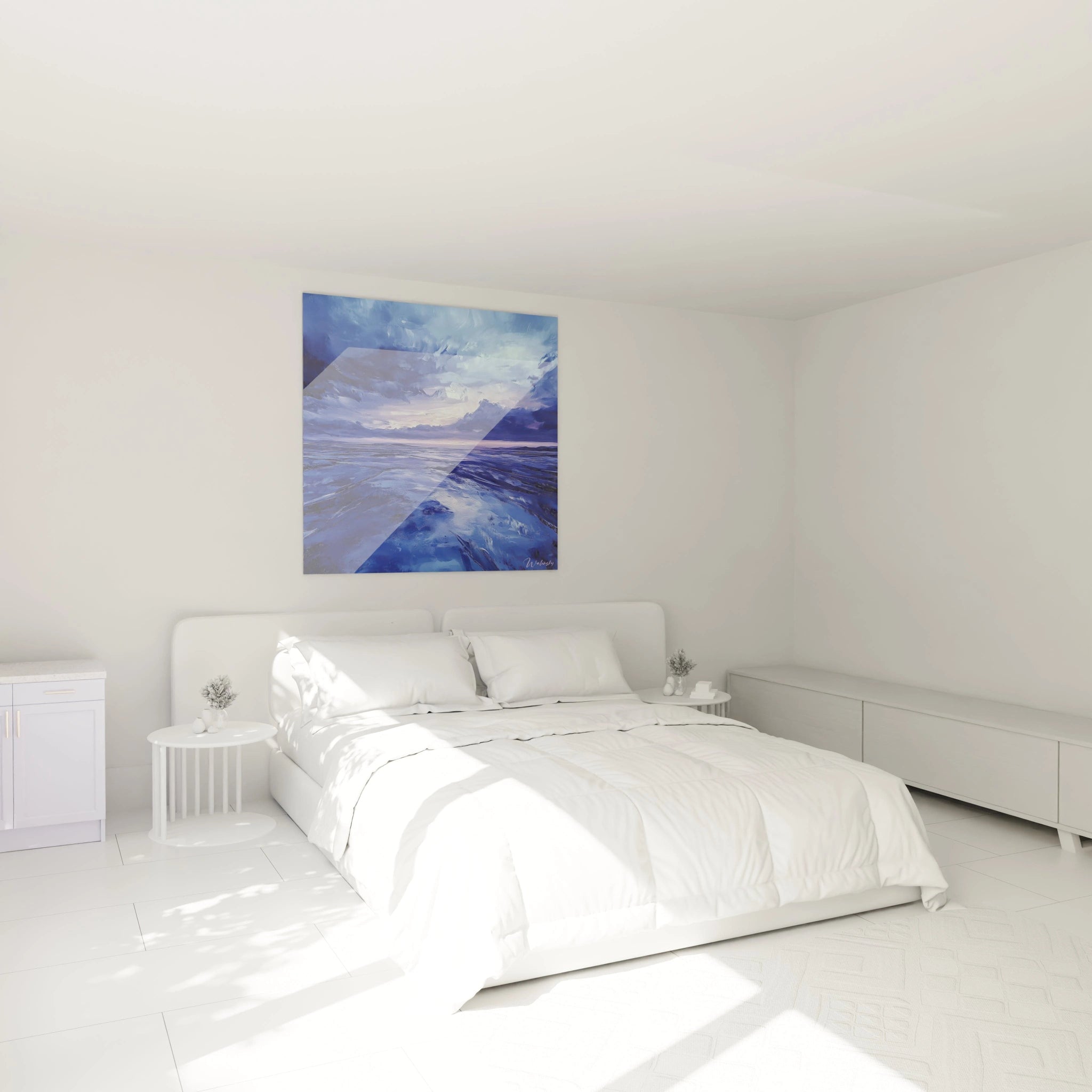 Un tableau mer crépusculaire aux teintes bleues intenses captant l'immensité de l'océan s'étendant vers l'horizon. La lumière douce filtre à travers les nuages, illuminant la surface ondulante de l'eau avec des touches roses délicates.
