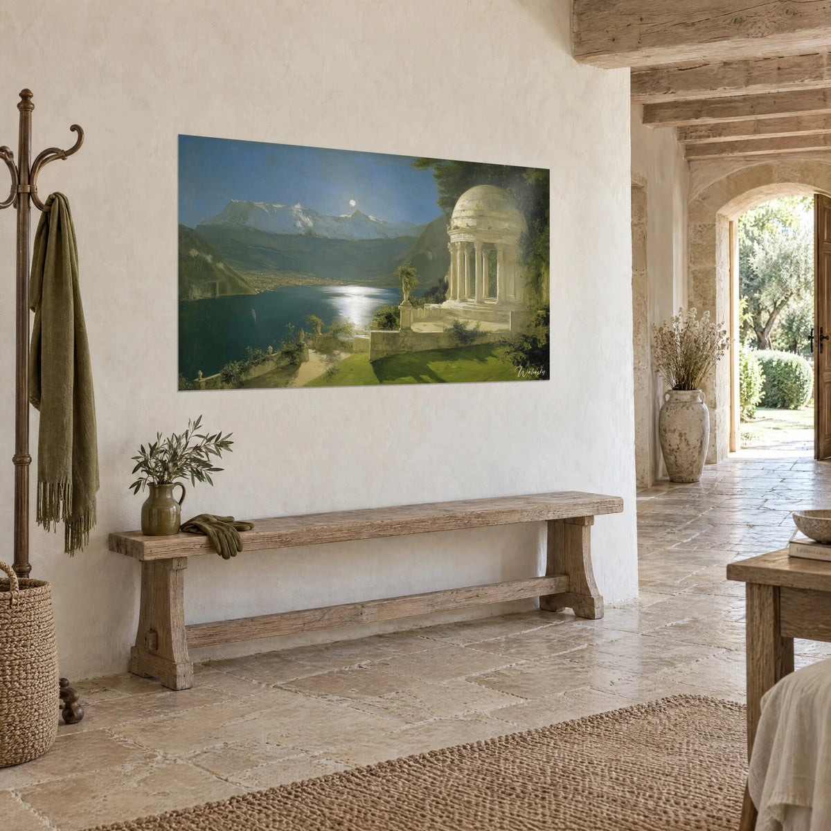 Schilderij zuilenpaviljoen in crème wit boven een zilverkleurig meer, besneeuwde blauwe bergen, op een stenen bank in een landhuis